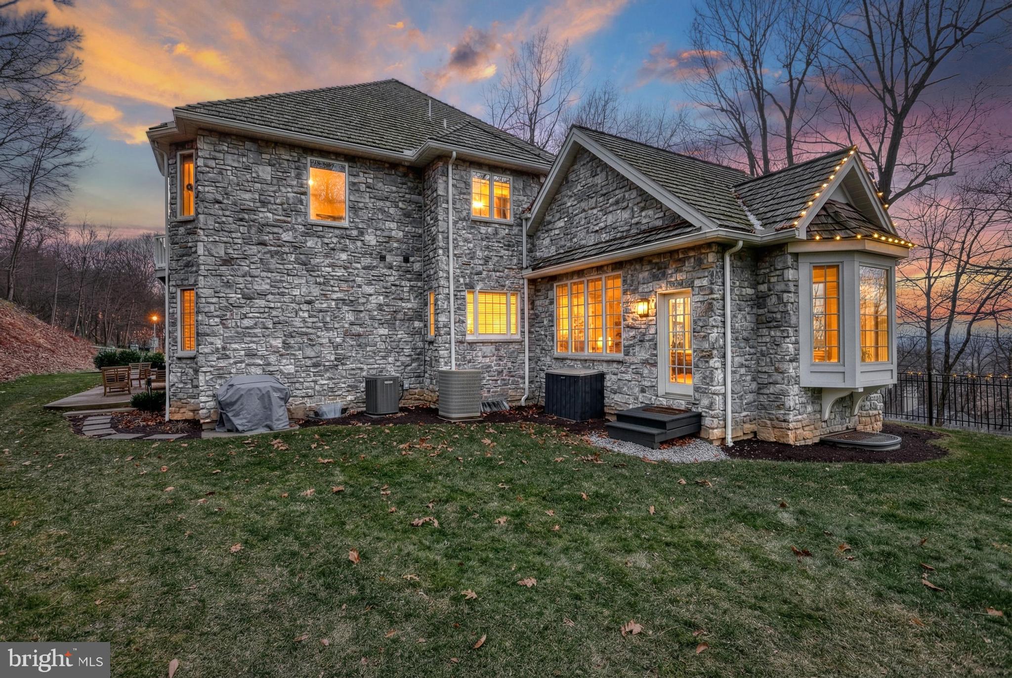 THE OAKS - Residential