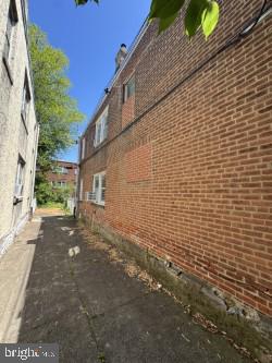 LAWNDALE - Residential