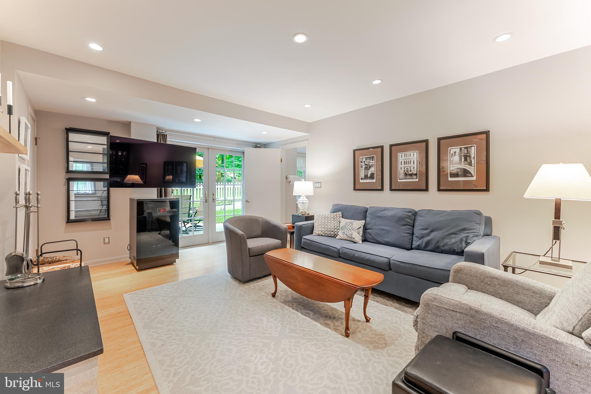 CAMELOT - Residential
