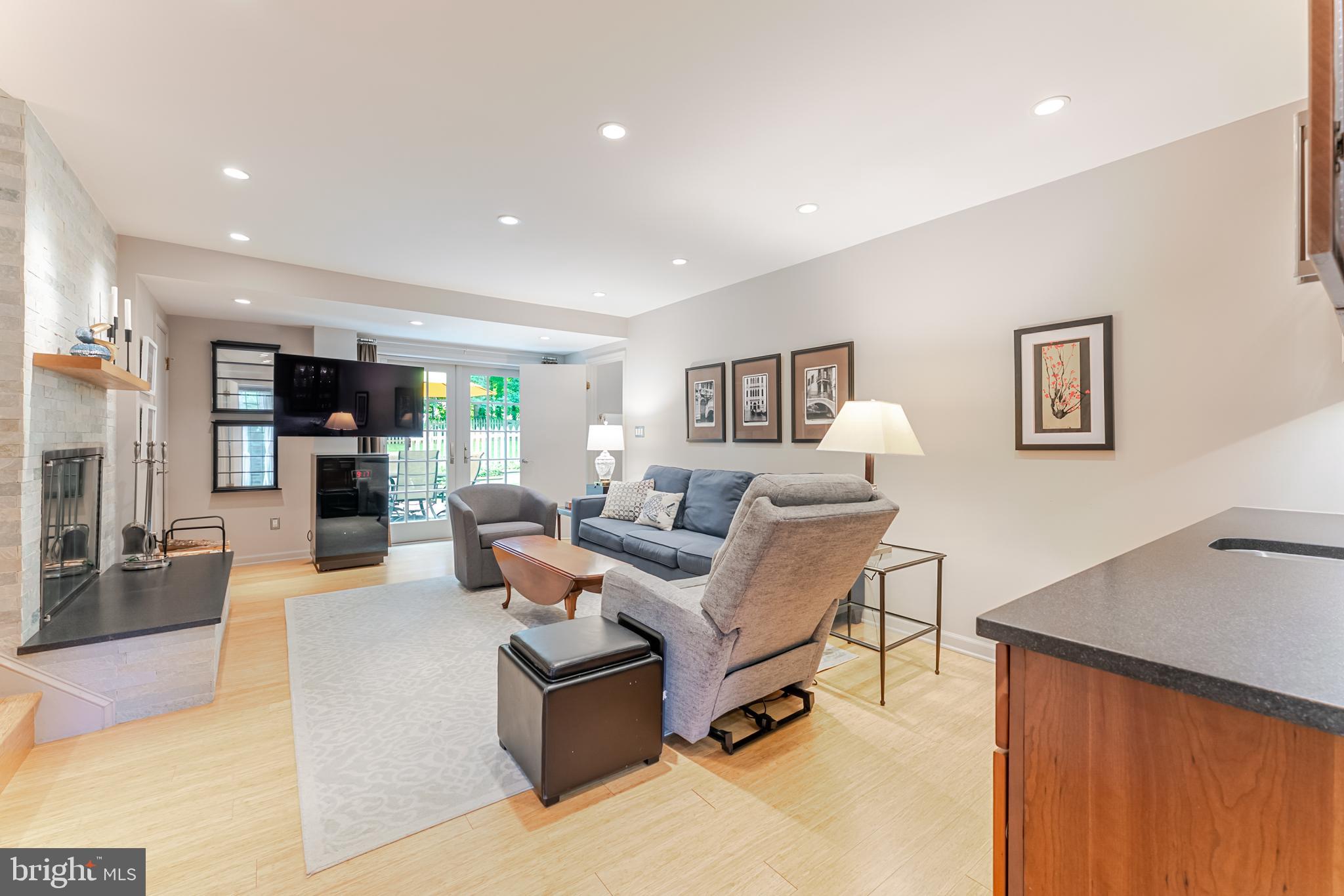 CAMELOT - Residential