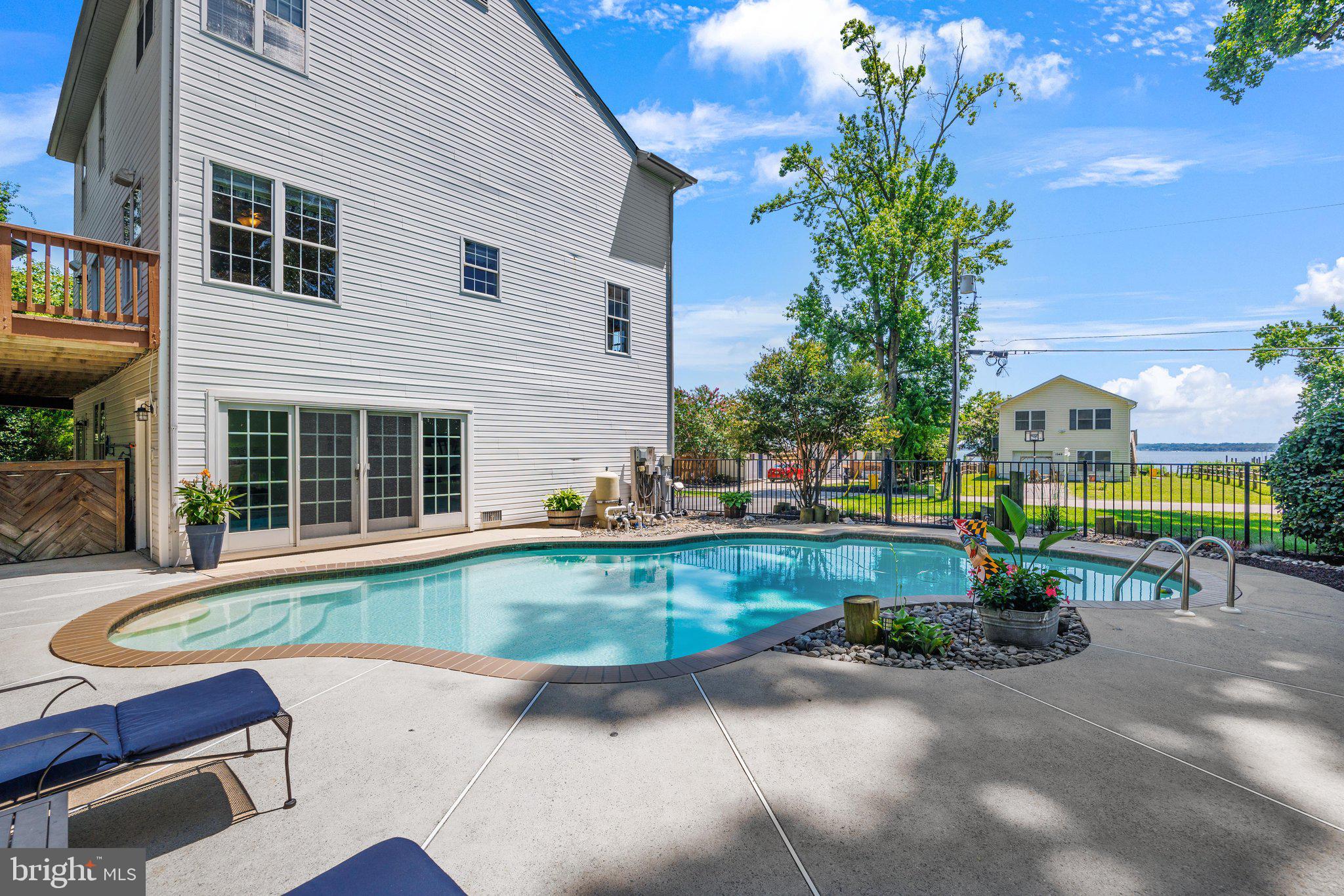 LONG POINT - Residential