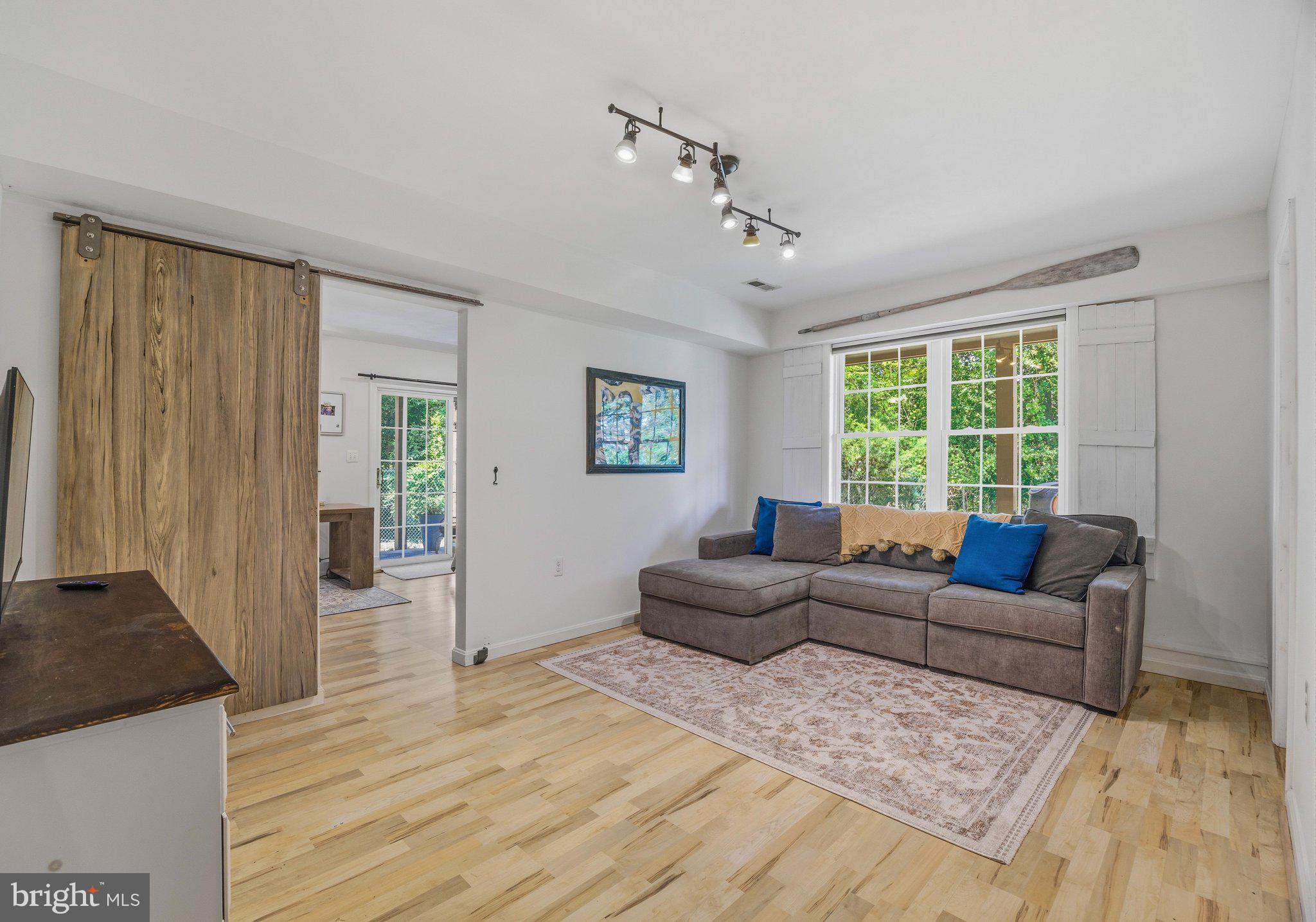LONG POINT - Residential
