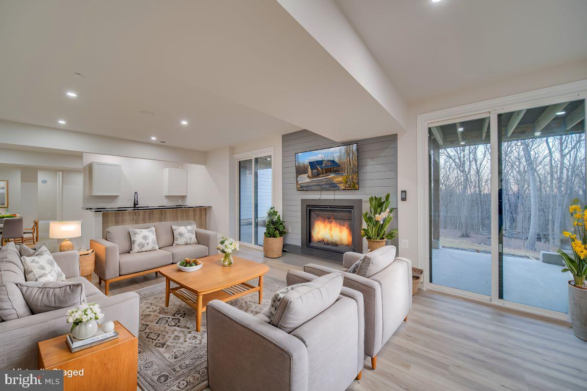 WATERSIDE RESERVE - Residential