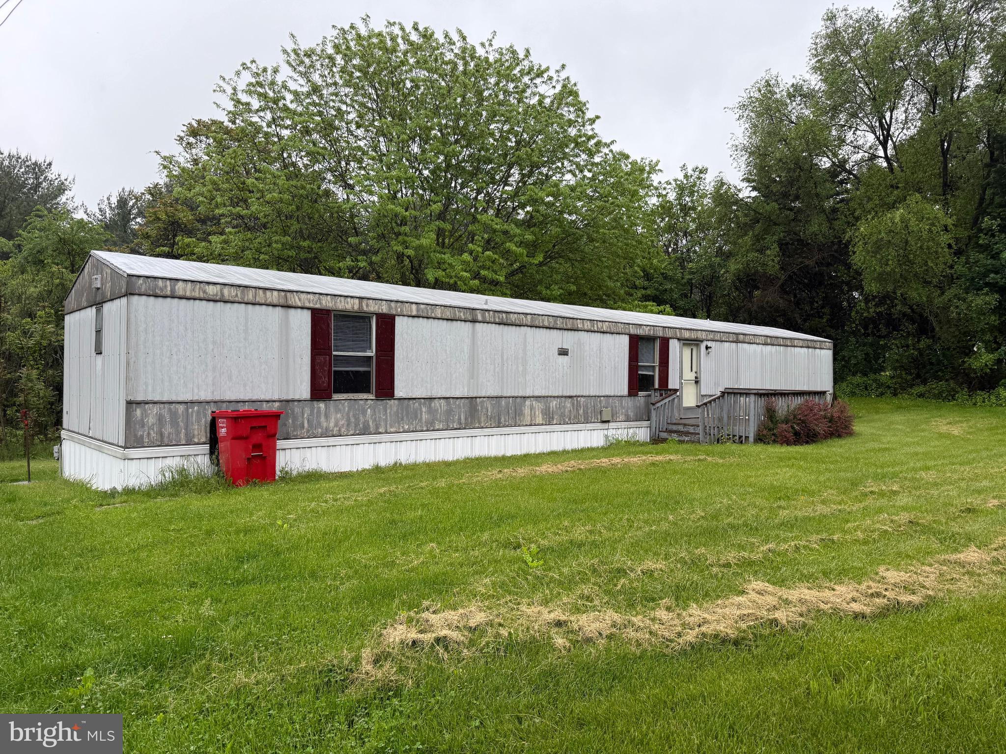 MIDDLE CREEK - Residential Lease
