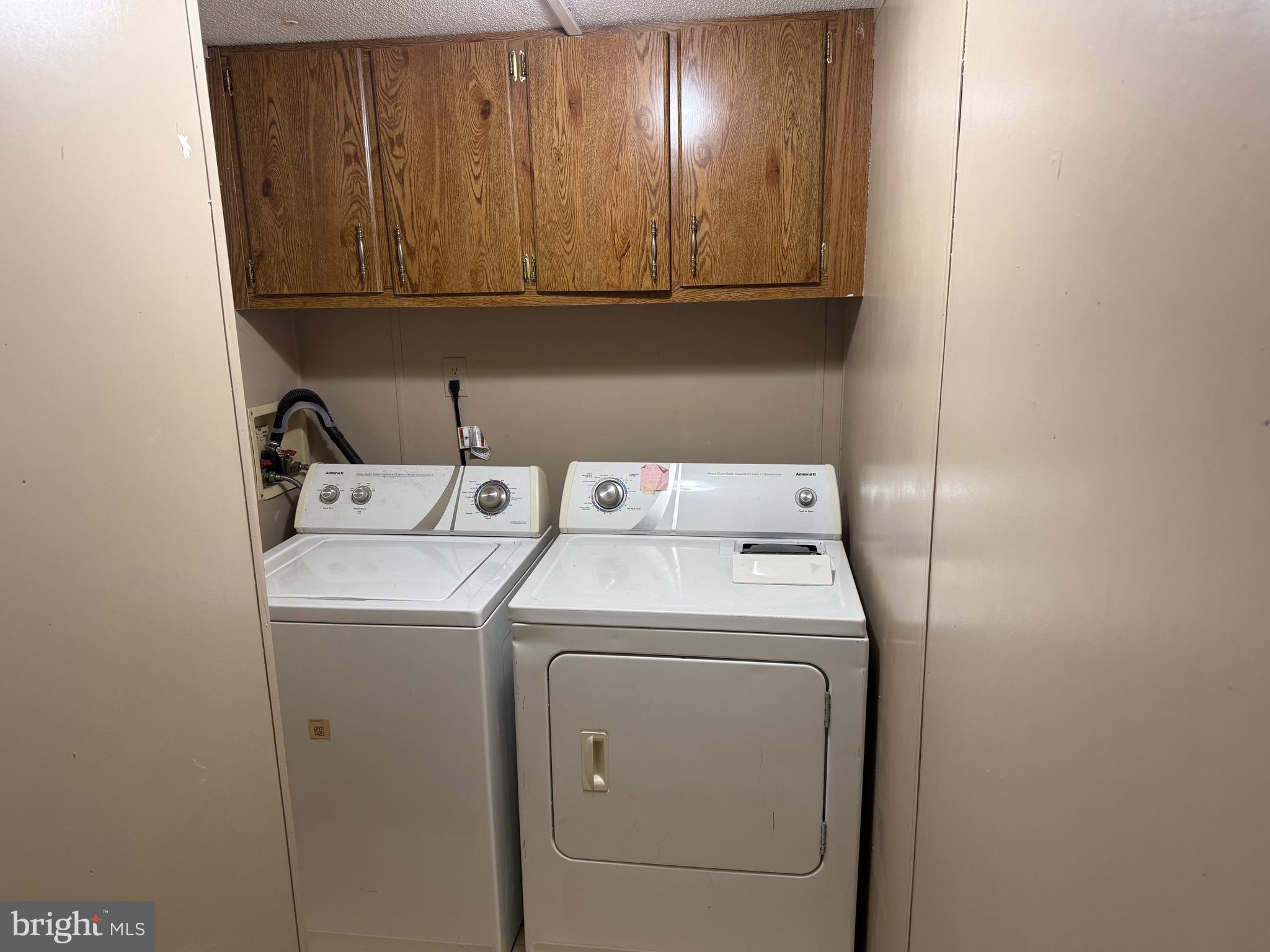 MIDDLE CREEK - Residential Lease