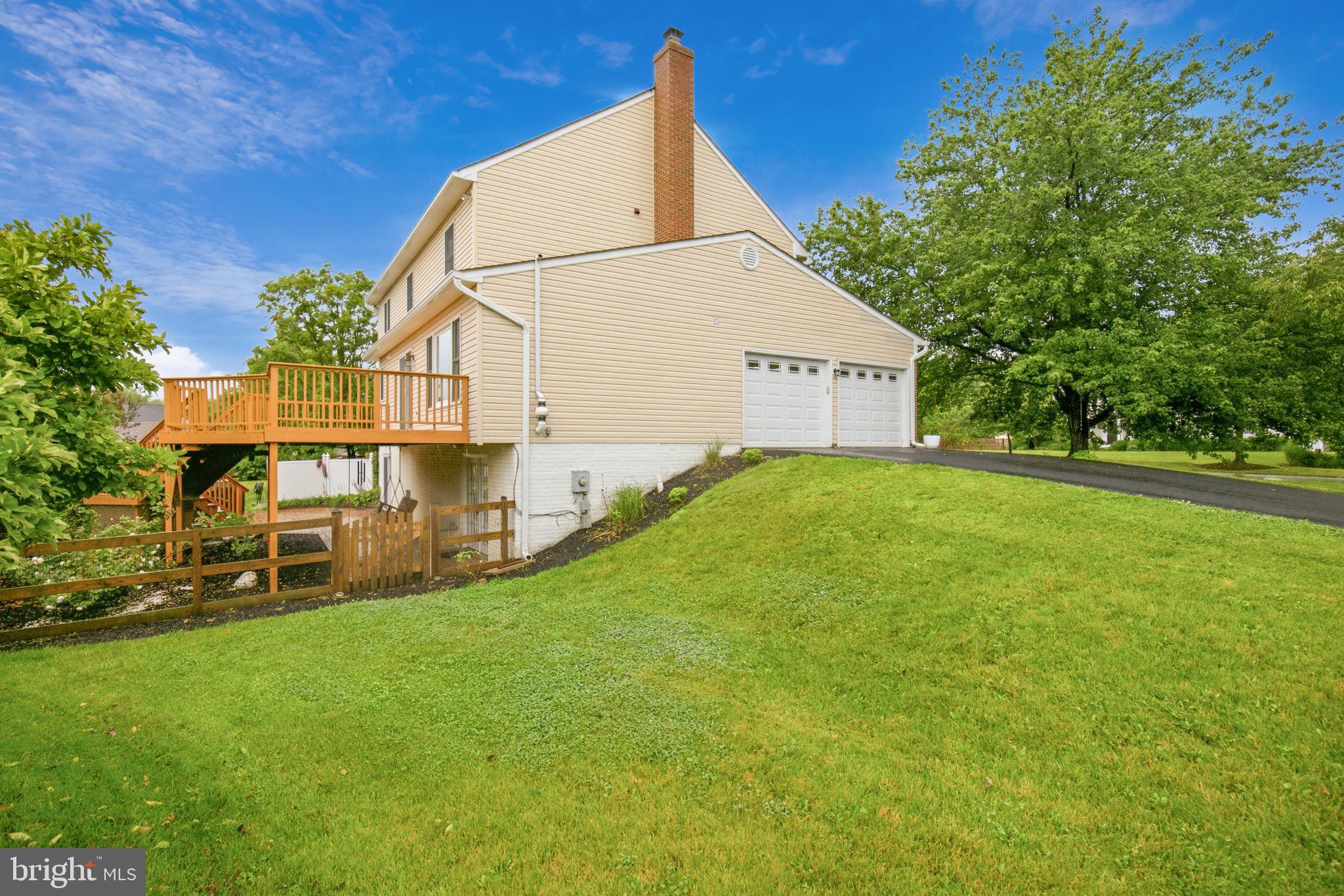BUCKINGHAM HILLS - Residential