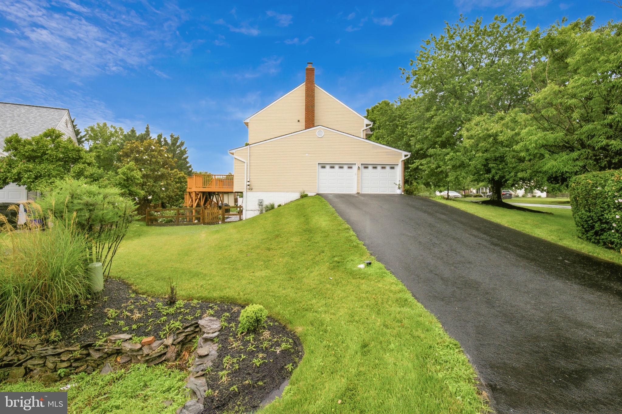 BUCKINGHAM HILLS - Residential