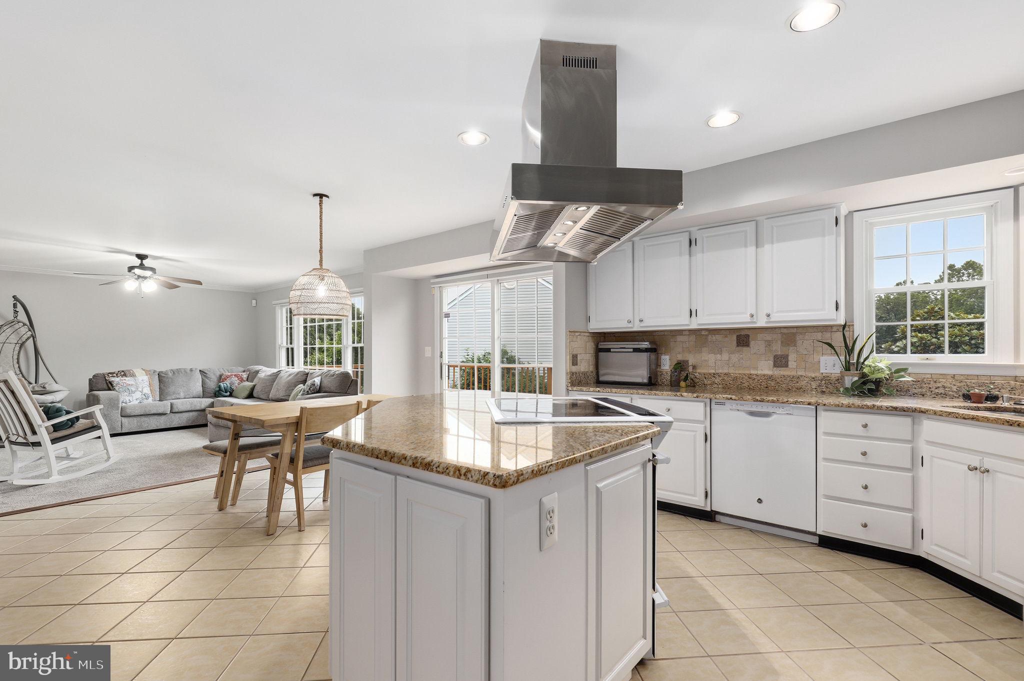 BUCKINGHAM HILLS - Residential