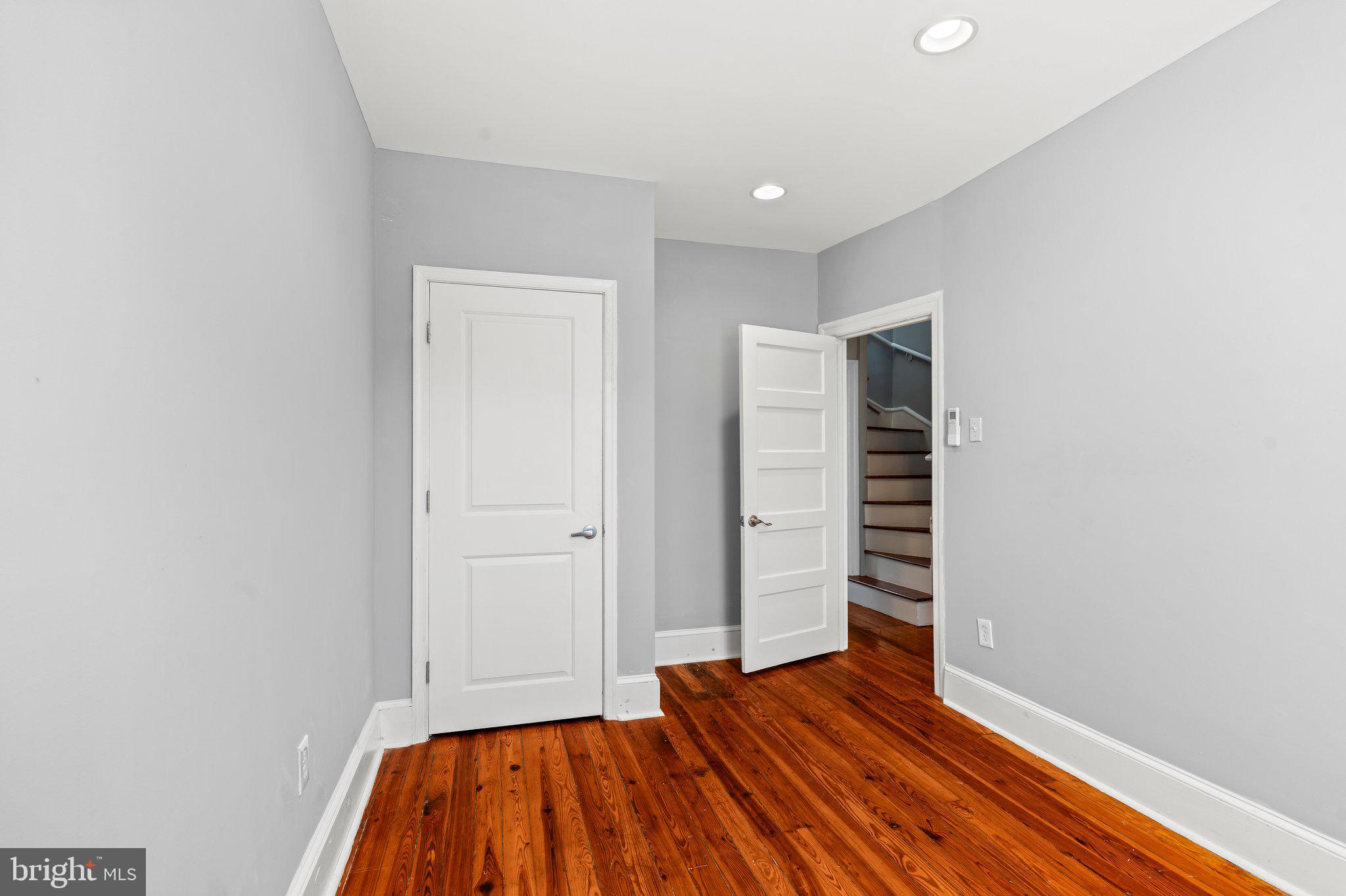 FAIRMOUNT - Residential