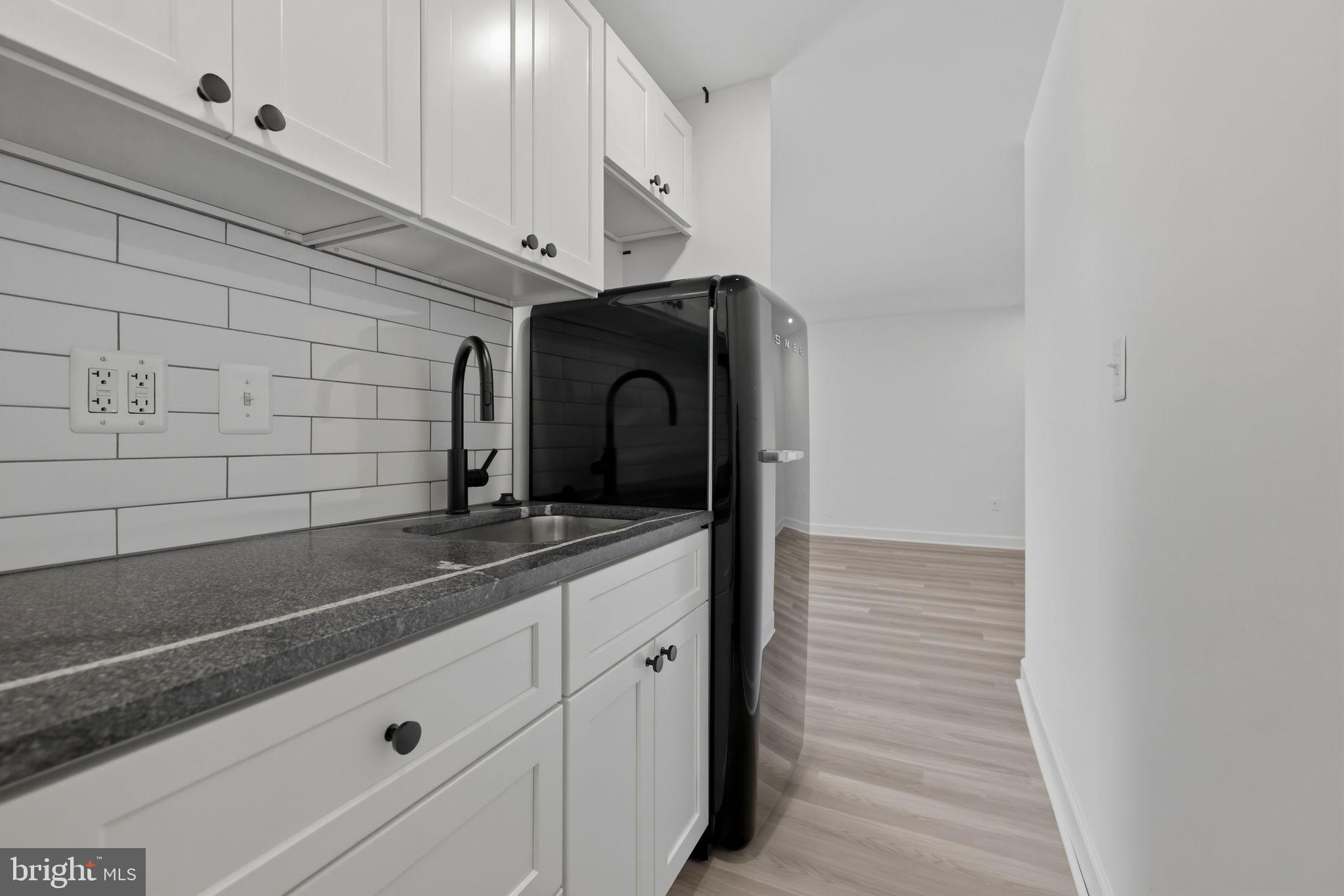 RIVER PLACE SOUTH - Residential