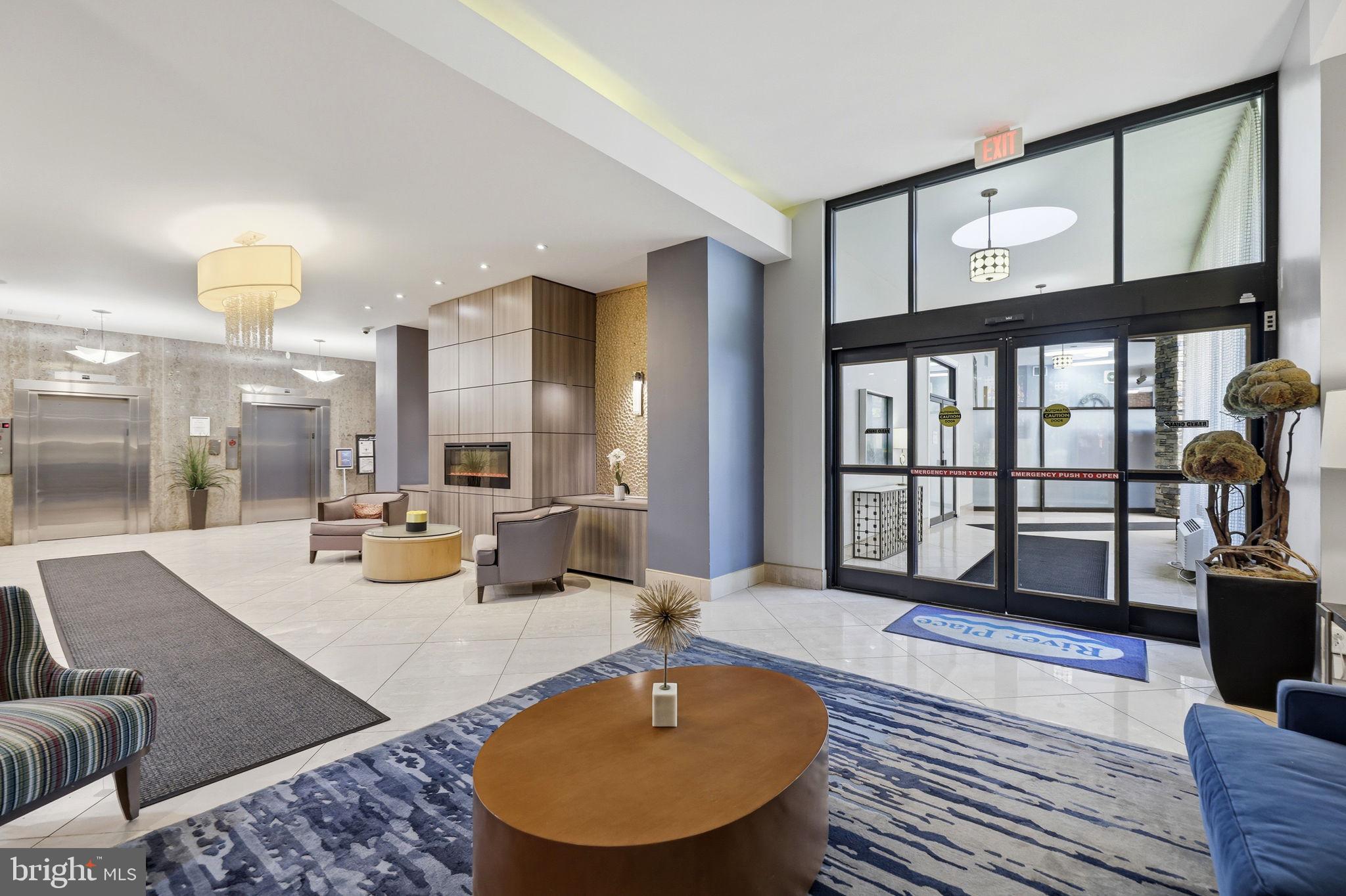 RIVER PLACE SOUTH - Residential