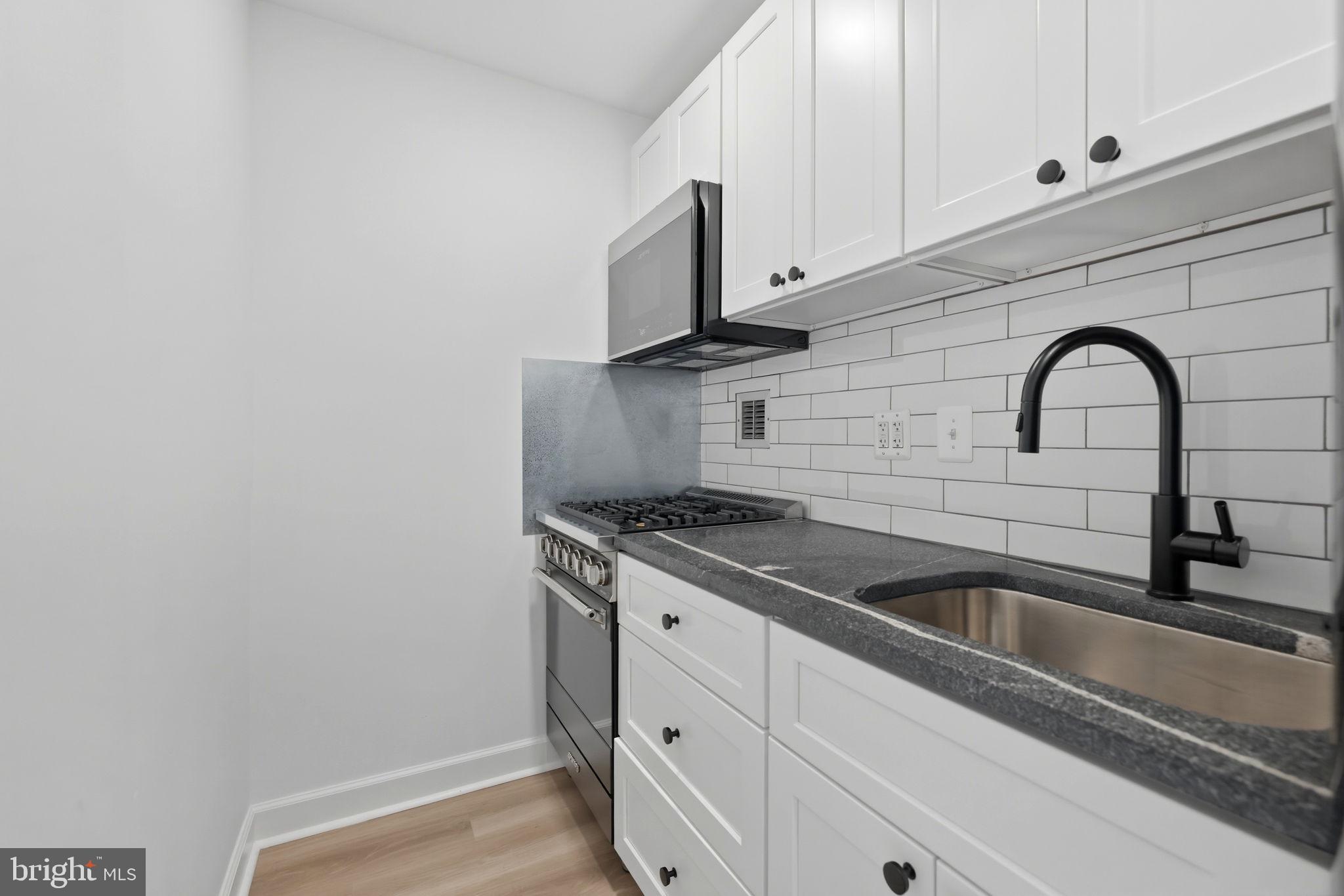 RIVER PLACE SOUTH - Residential