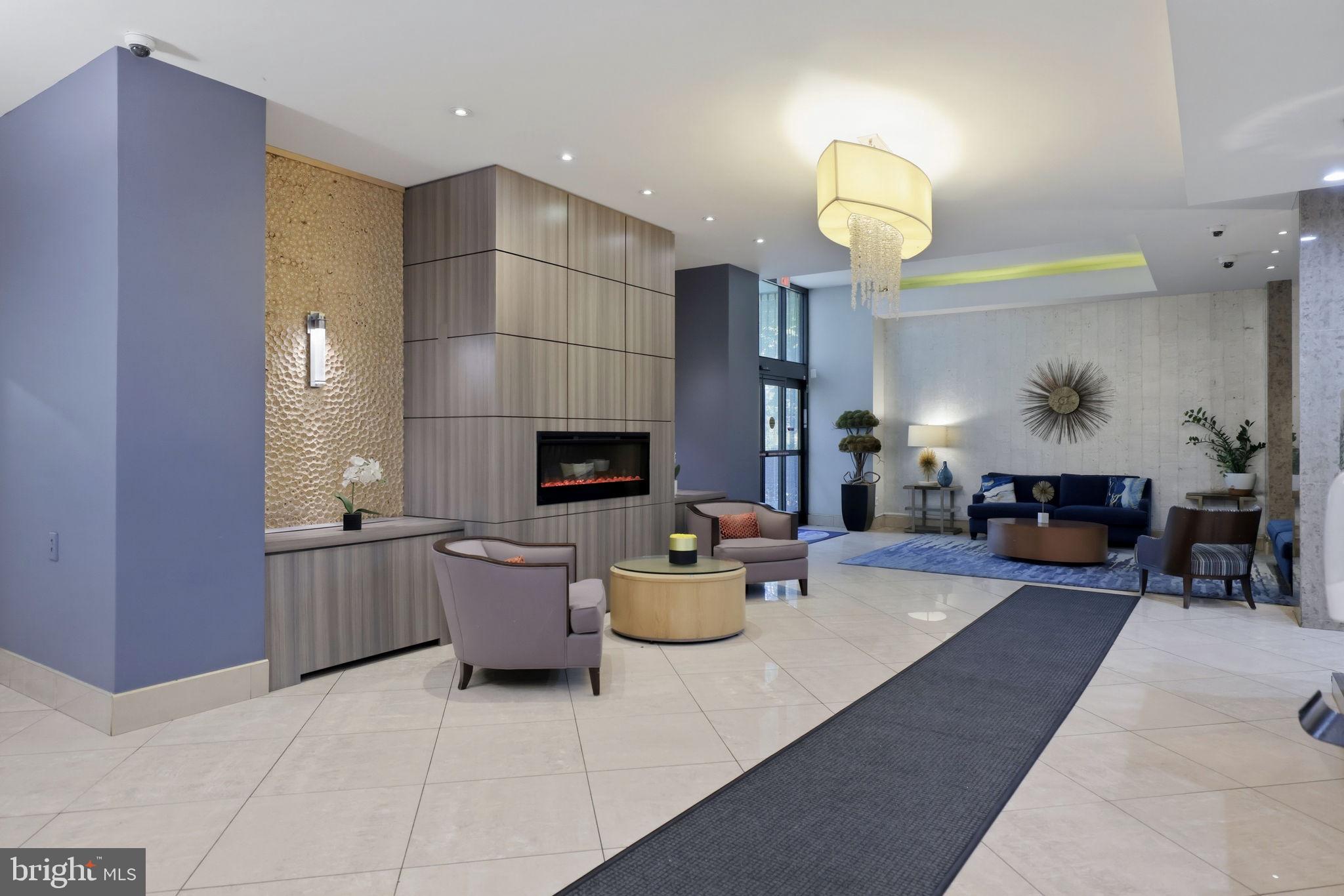 RIVER PLACE SOUTH - Residential