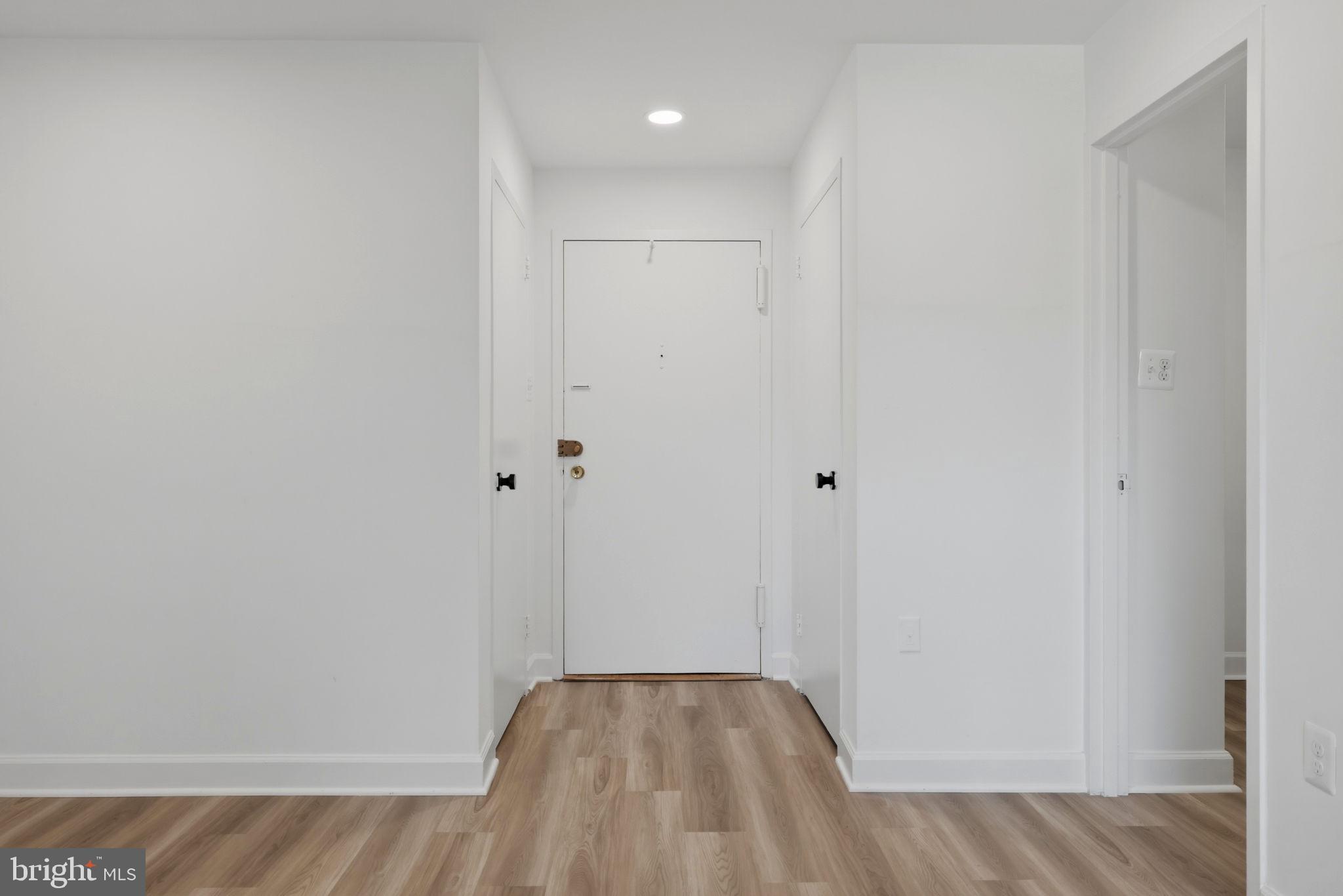 RIVER PLACE SOUTH - Residential