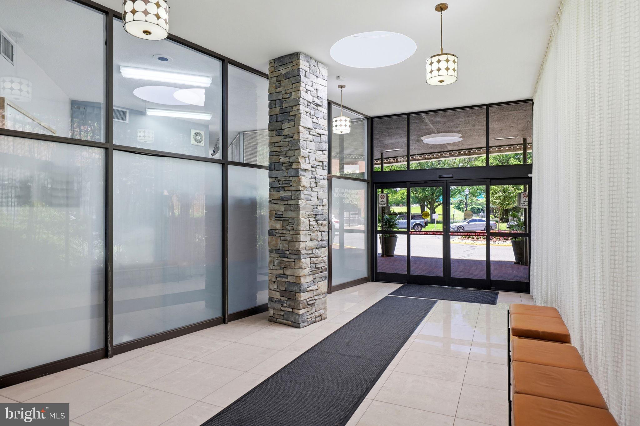 RIVER PLACE SOUTH - Residential