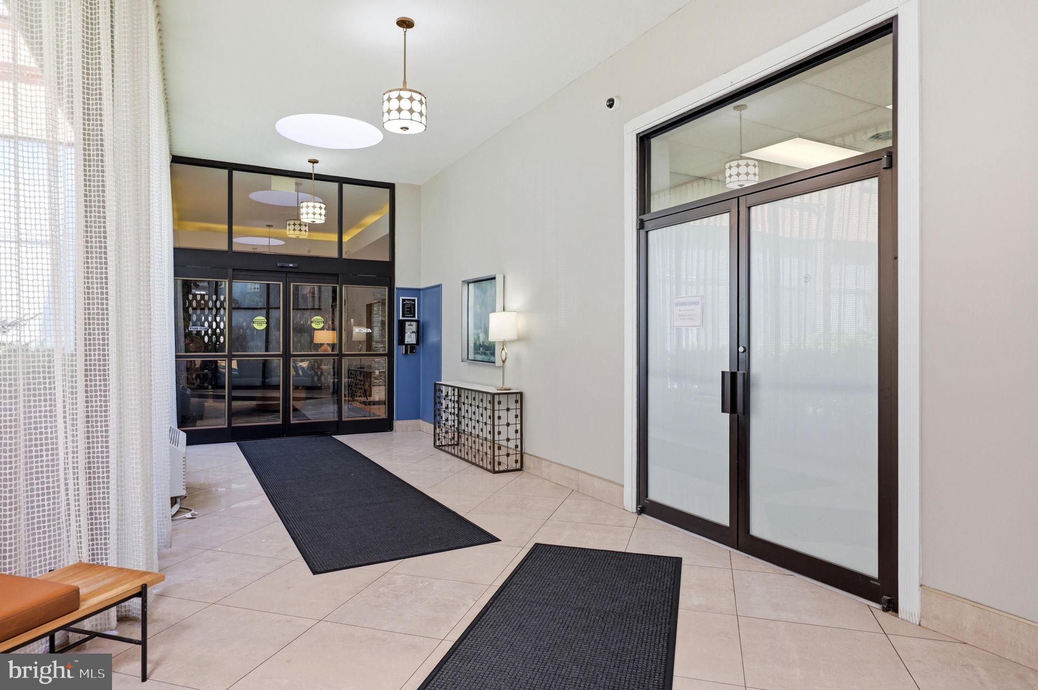 RIVER PLACE SOUTH - Residential