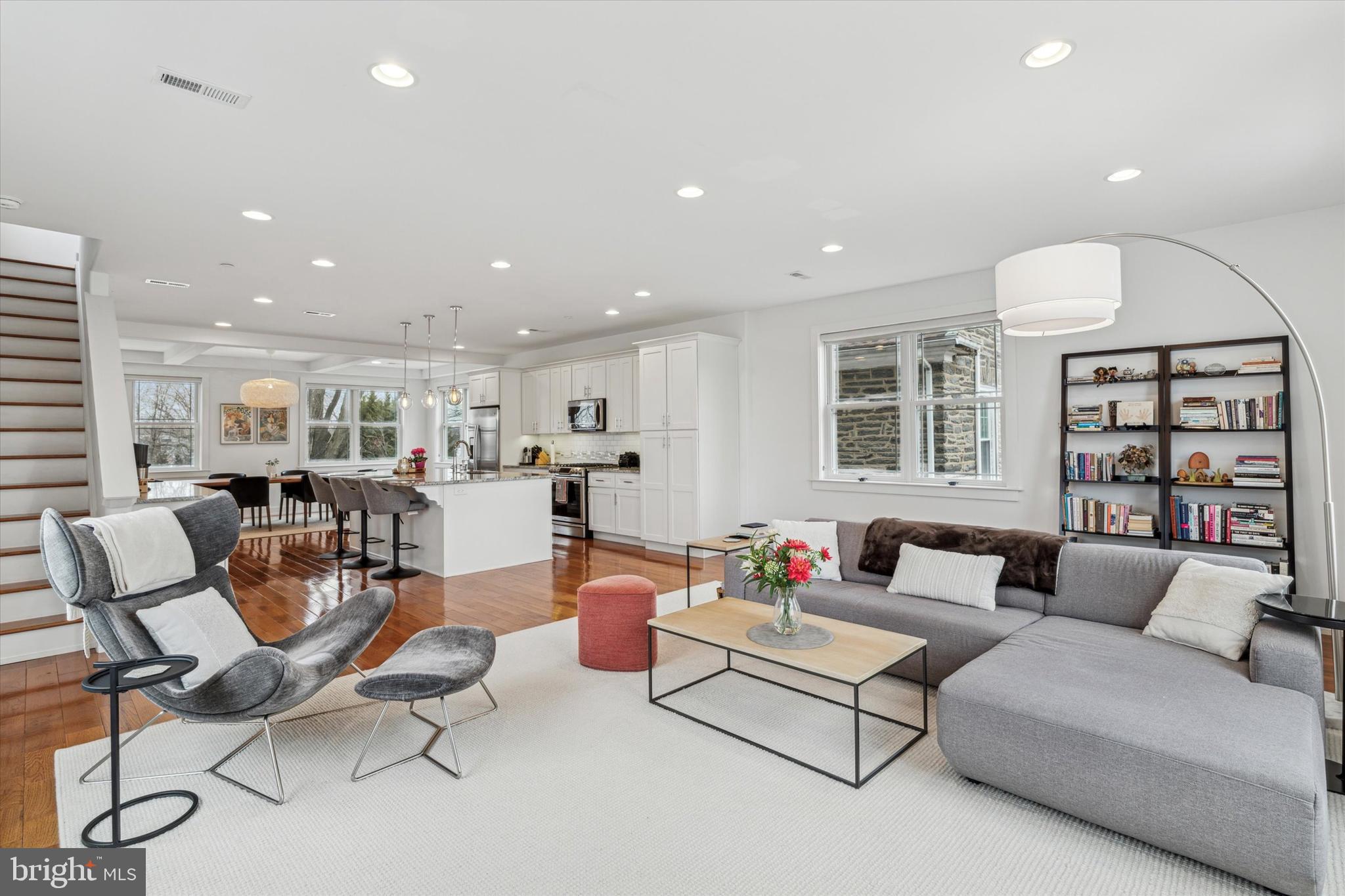 ROXBOROUGH - Residential