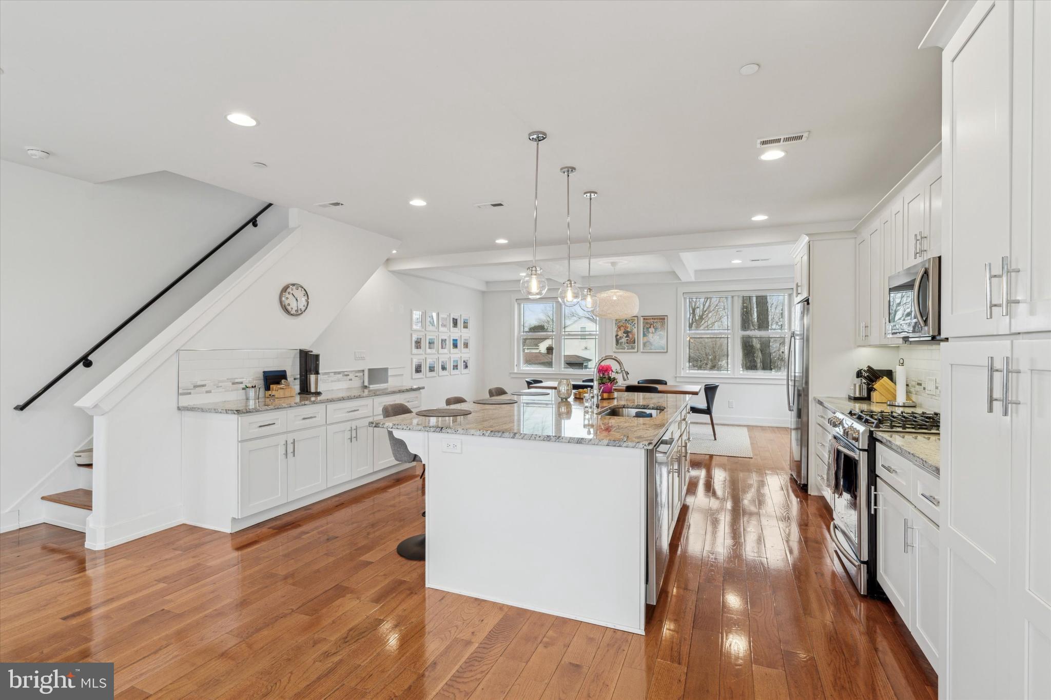 ROXBOROUGH - Residential