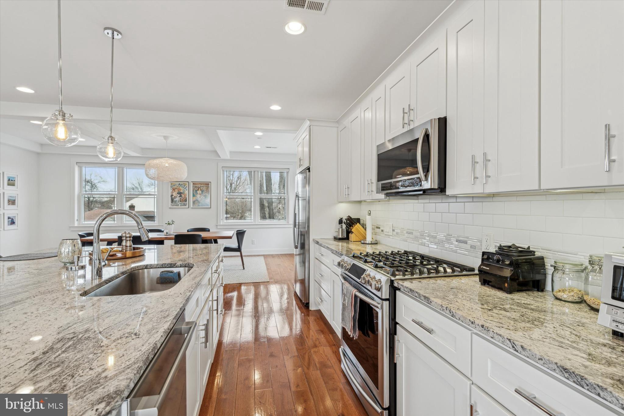 ROXBOROUGH - Residential