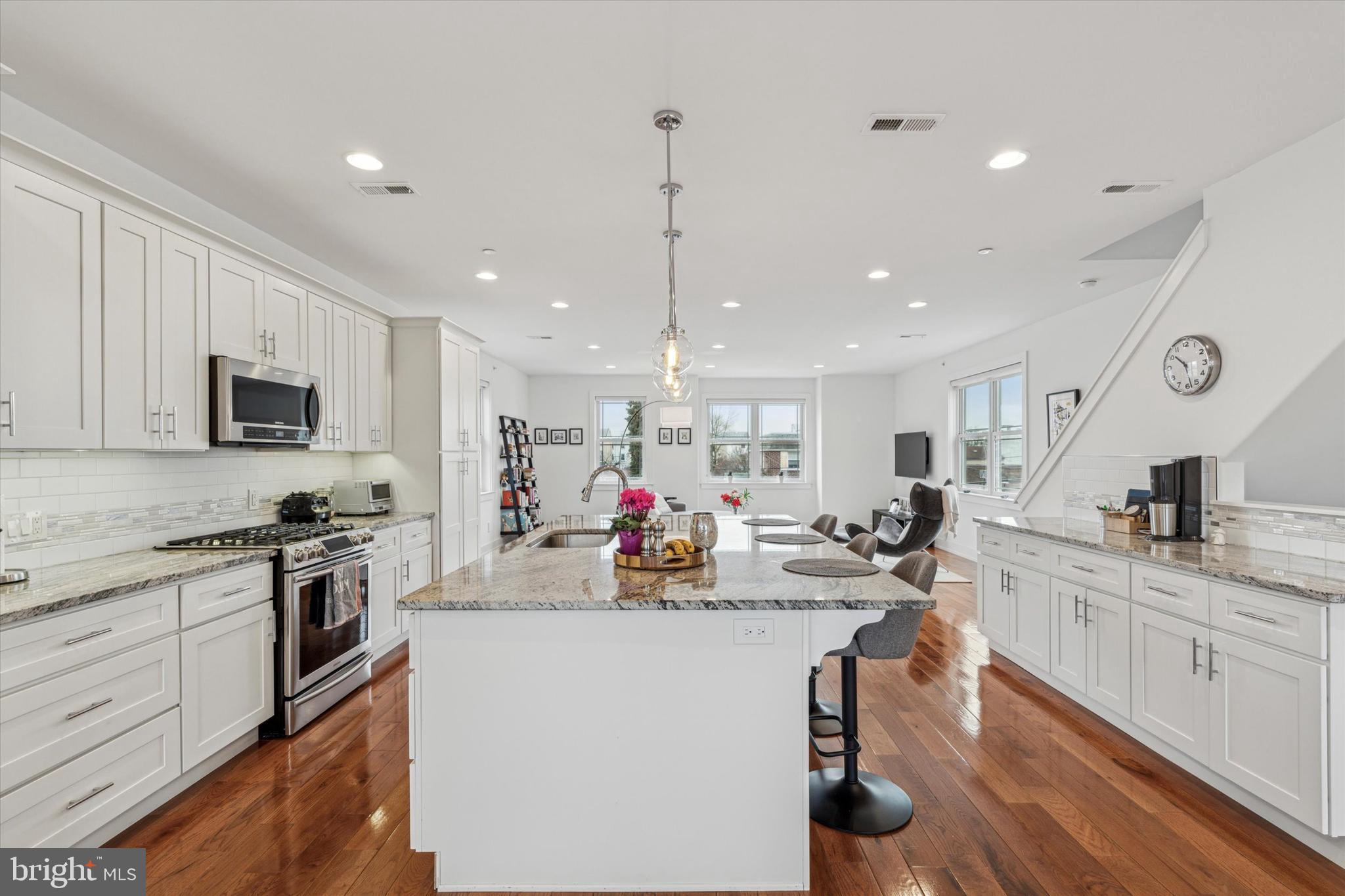 ROXBOROUGH - Residential