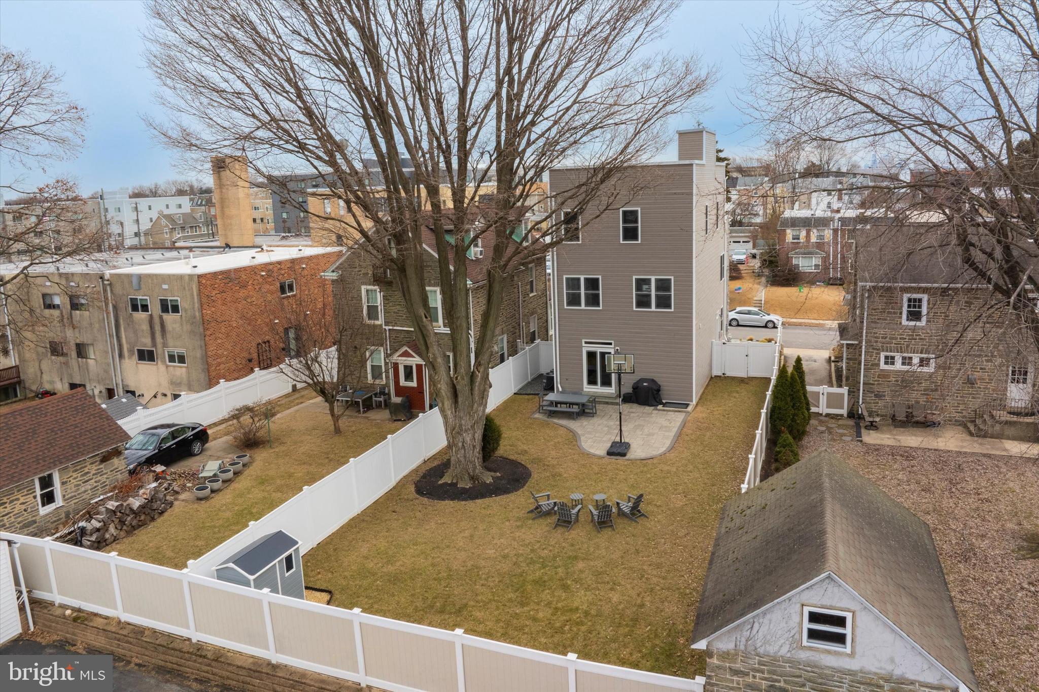 ROXBOROUGH - Residential