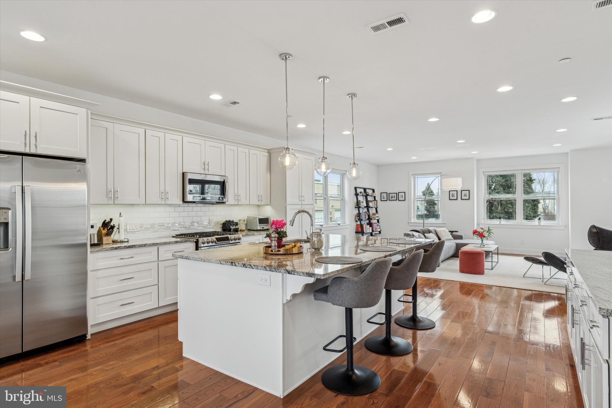 ROXBOROUGH - Residential