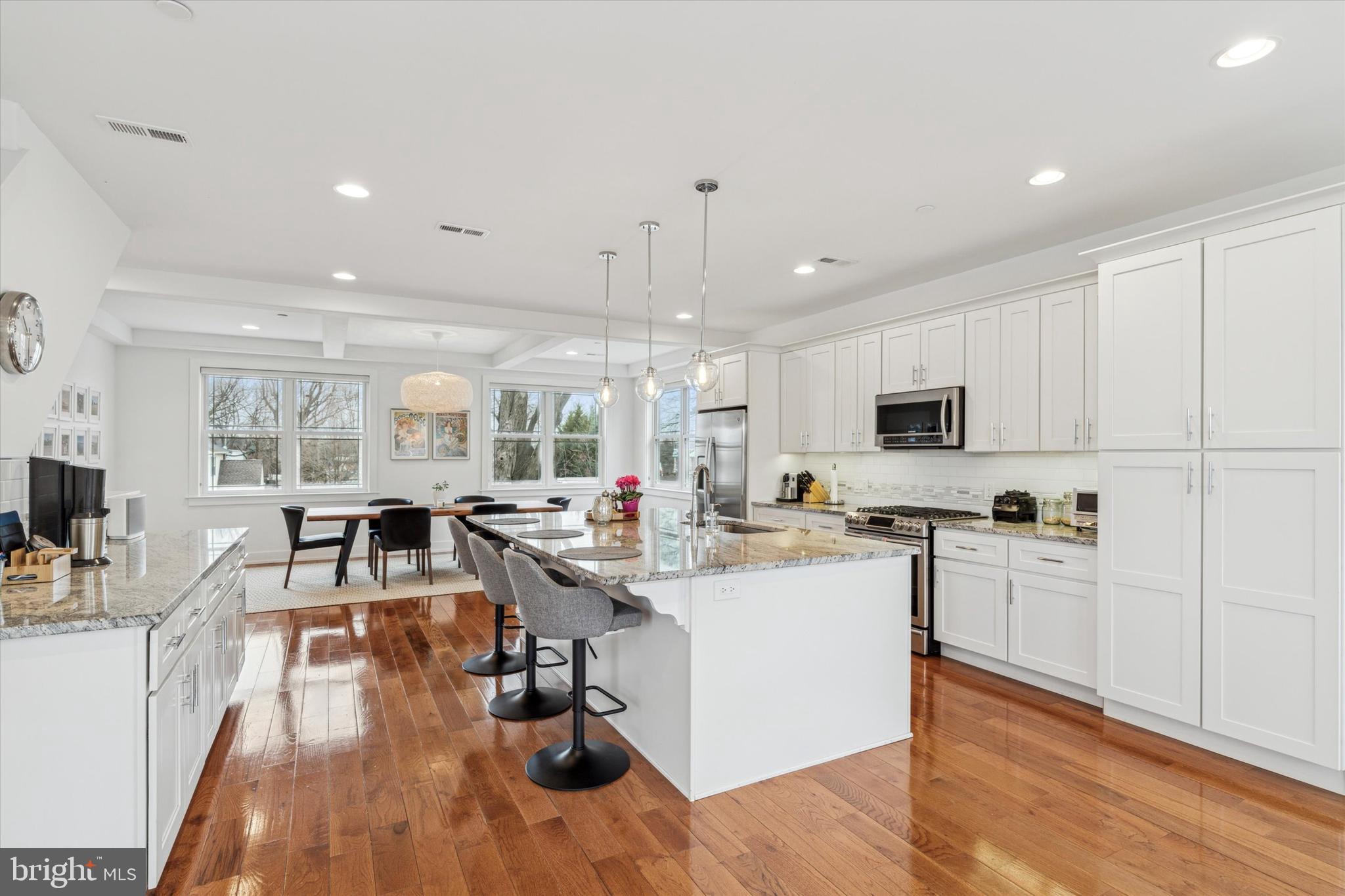 ROXBOROUGH - Residential