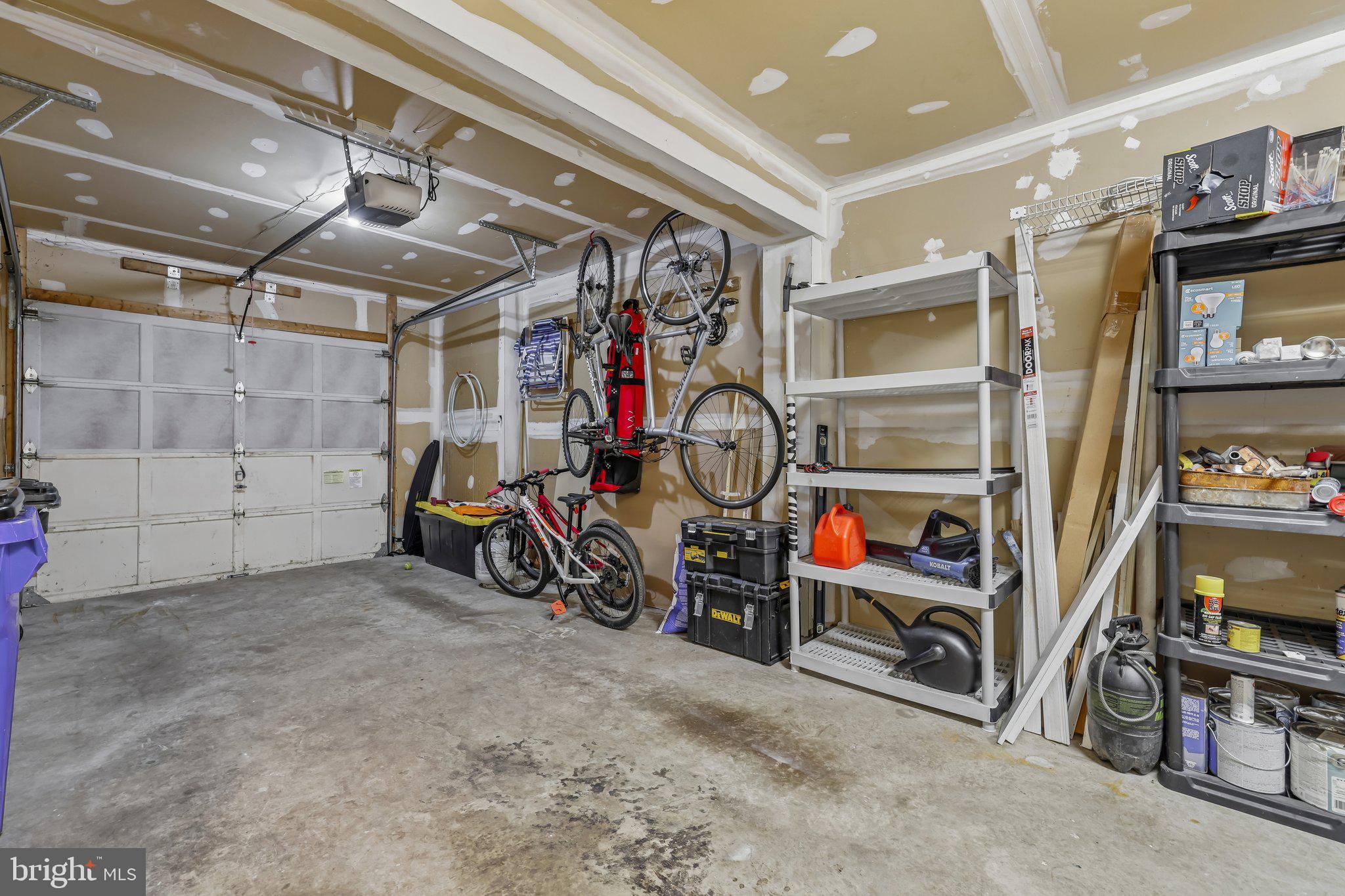 TOWNHOMES OF TIMBERLAND - Residential