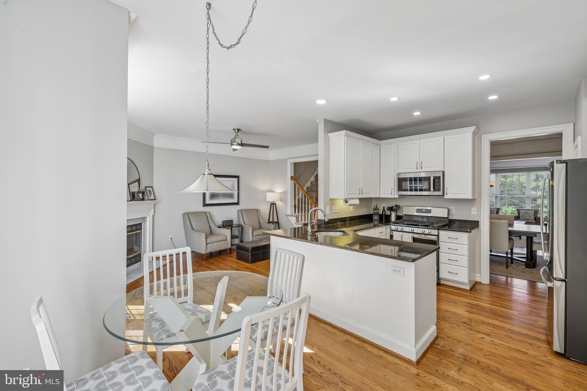 TOWNHOMES OF TIMBERLAND - Residential