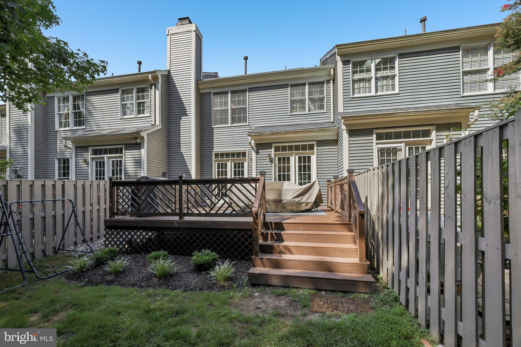 TOWNHOMES OF TIMBERLAND - Residential