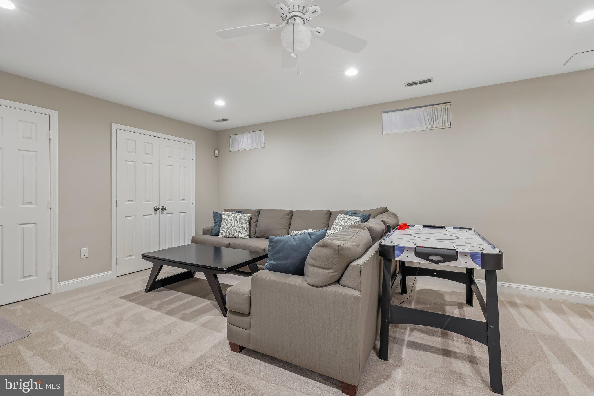TOWNHOMES OF TIMBERLAND - Residential