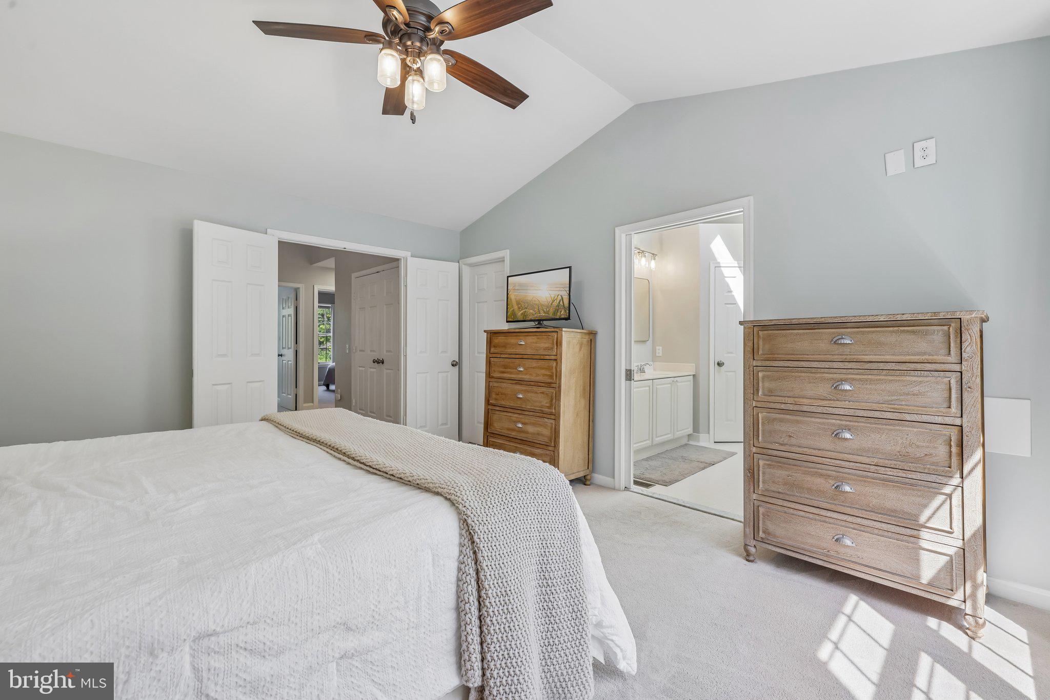 TOWNHOMES OF TIMBERLAND - Residential
