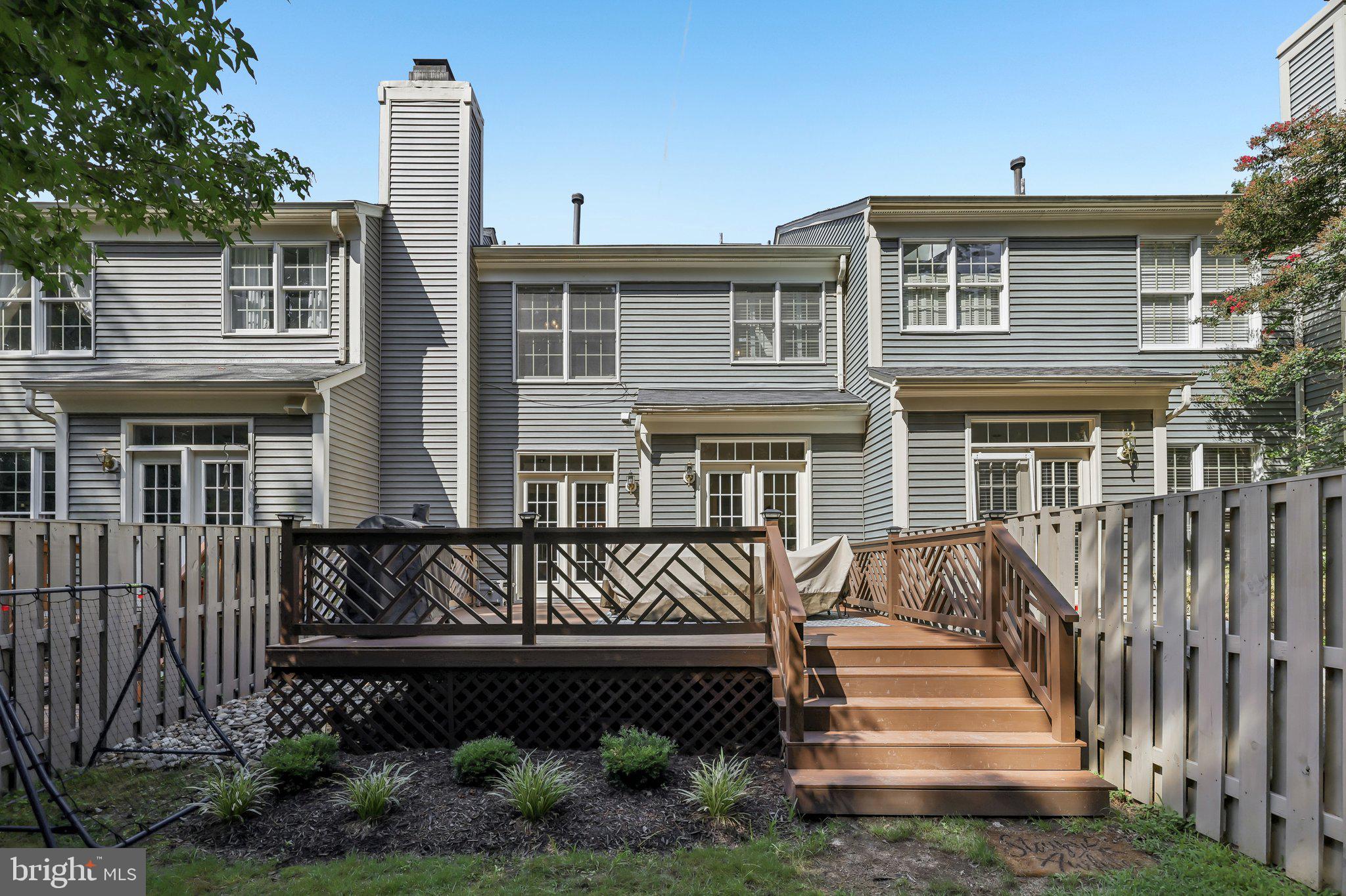 TOWNHOMES OF TIMBERLAND - Residential