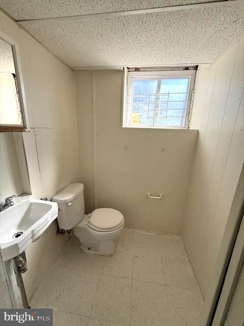 WEST OAK LANE - Residential Lease
