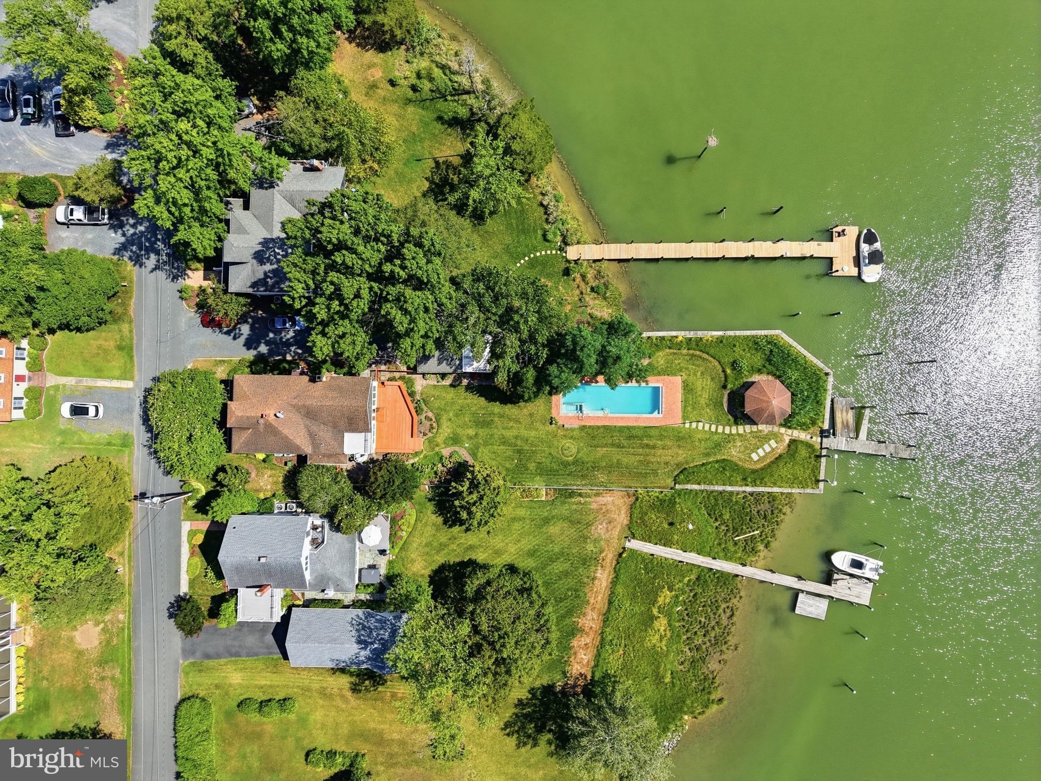 JACKS POINT - Residential