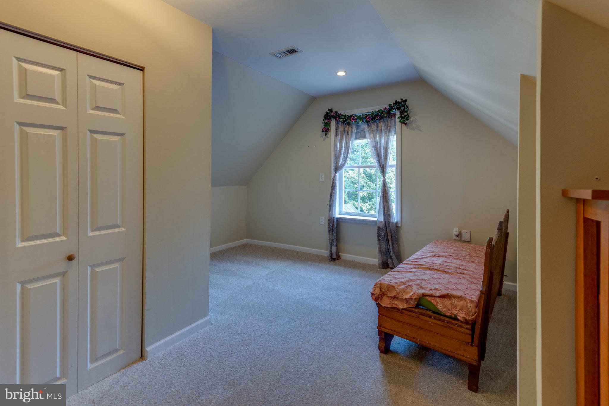 MAPLE RUN - Residential