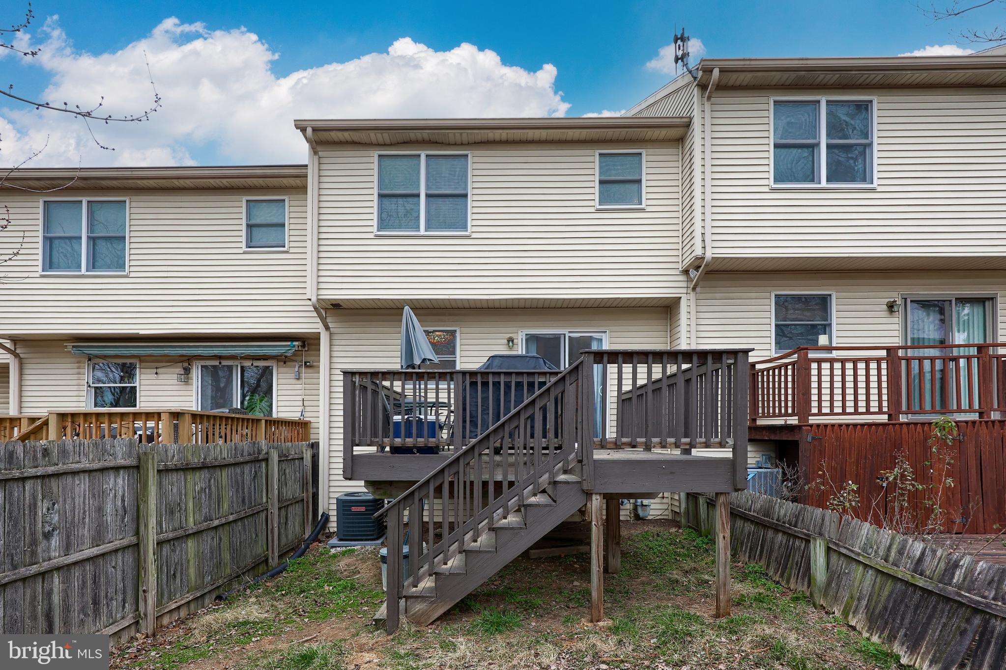 ELIZABETHTOWN BOROUGH - Residential