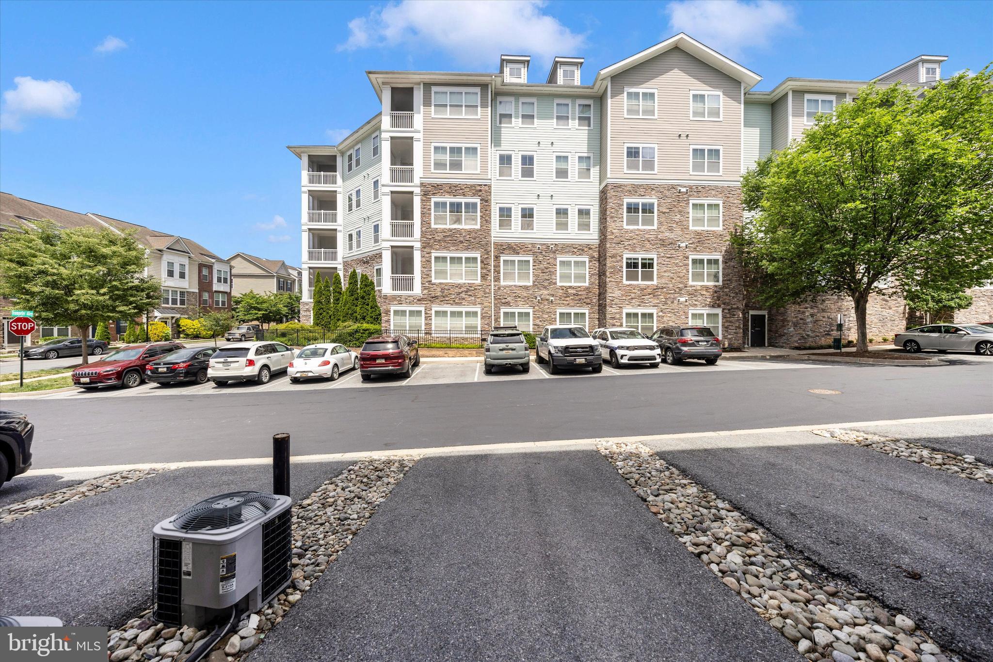 MARKET SQUARE - Residential