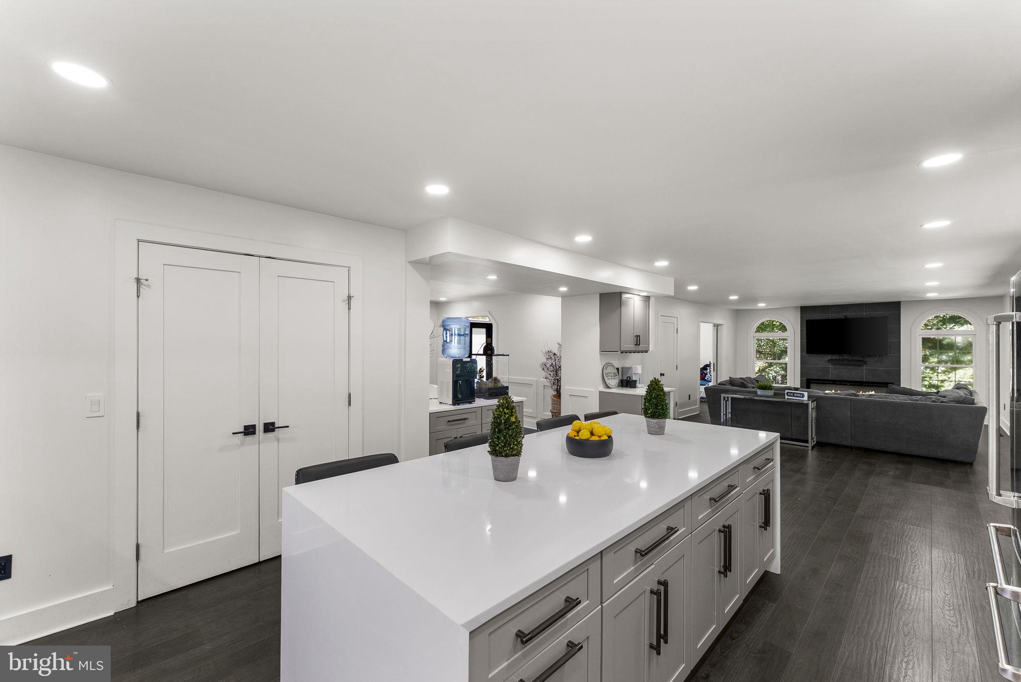 FOX DEN ESTATES - Residential