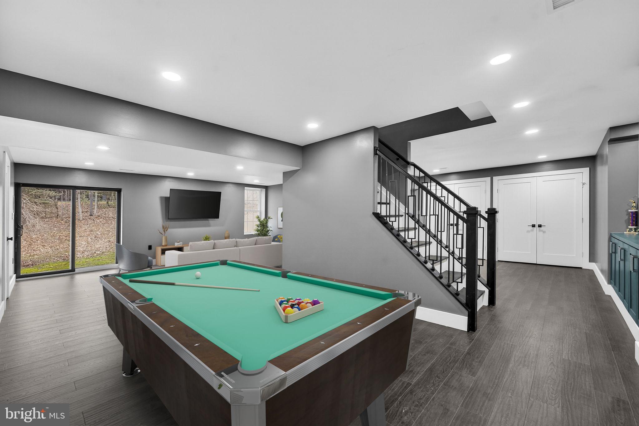 FOX DEN ESTATES - Residential