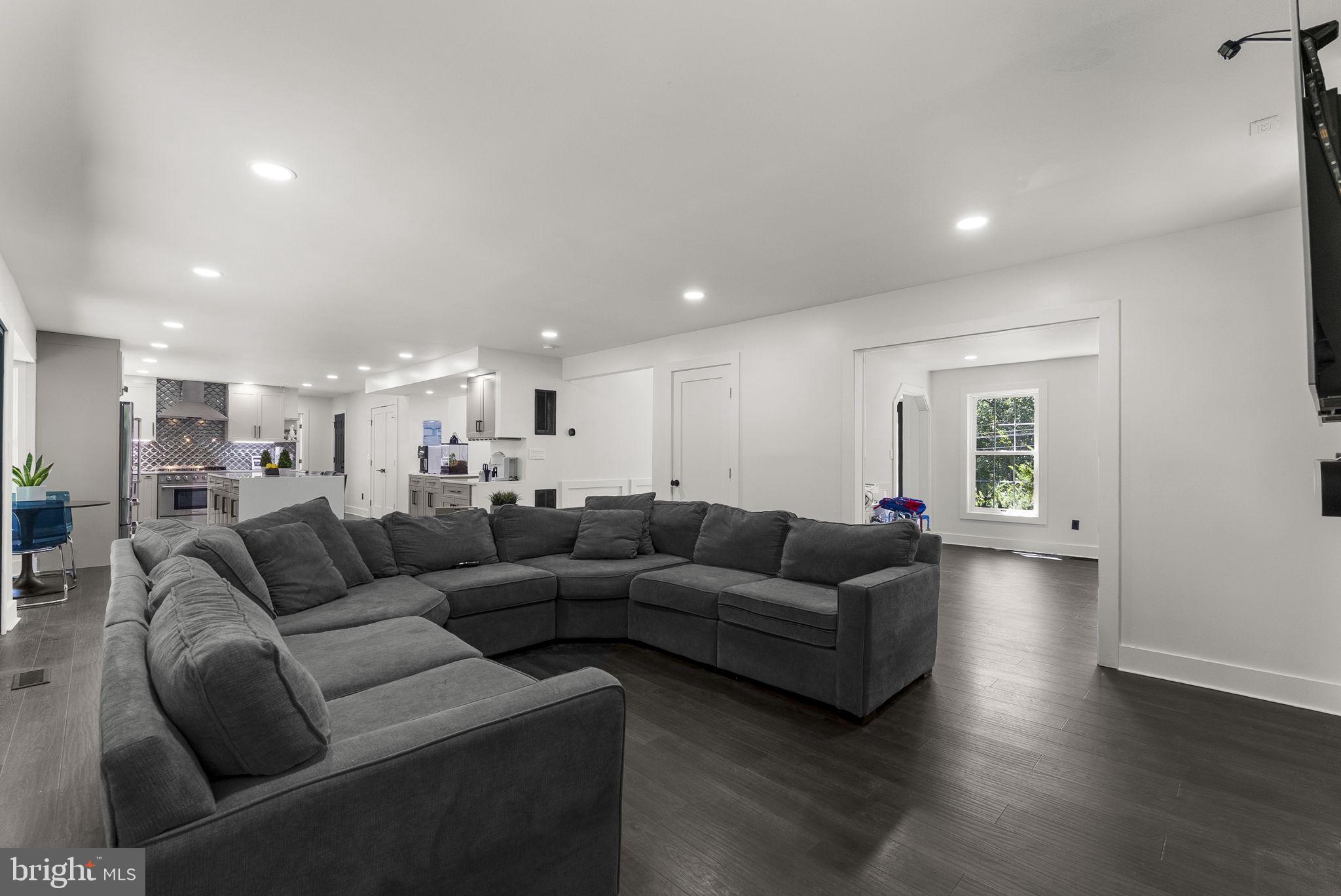 FOX DEN ESTATES - Residential