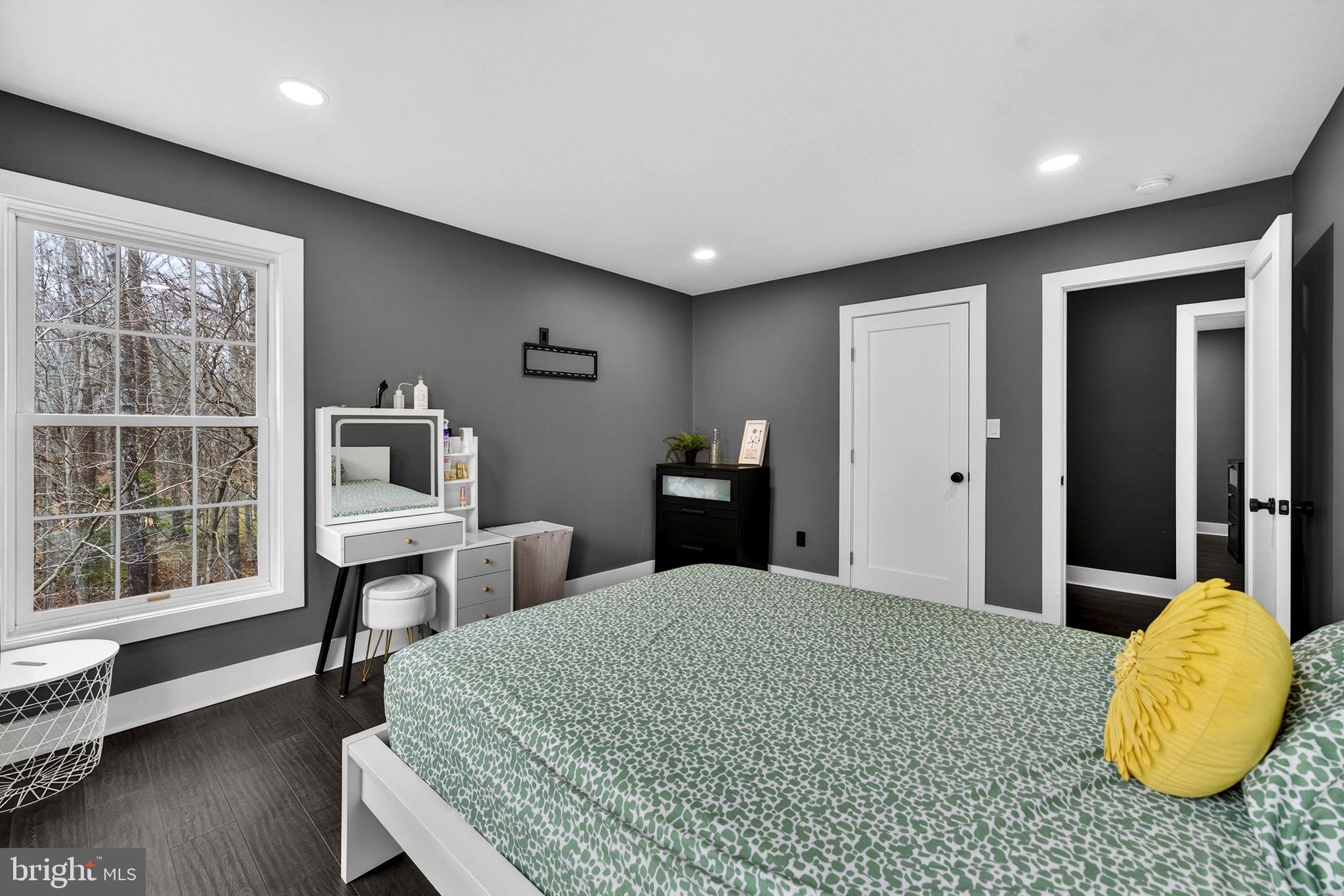 FOX DEN ESTATES - Residential