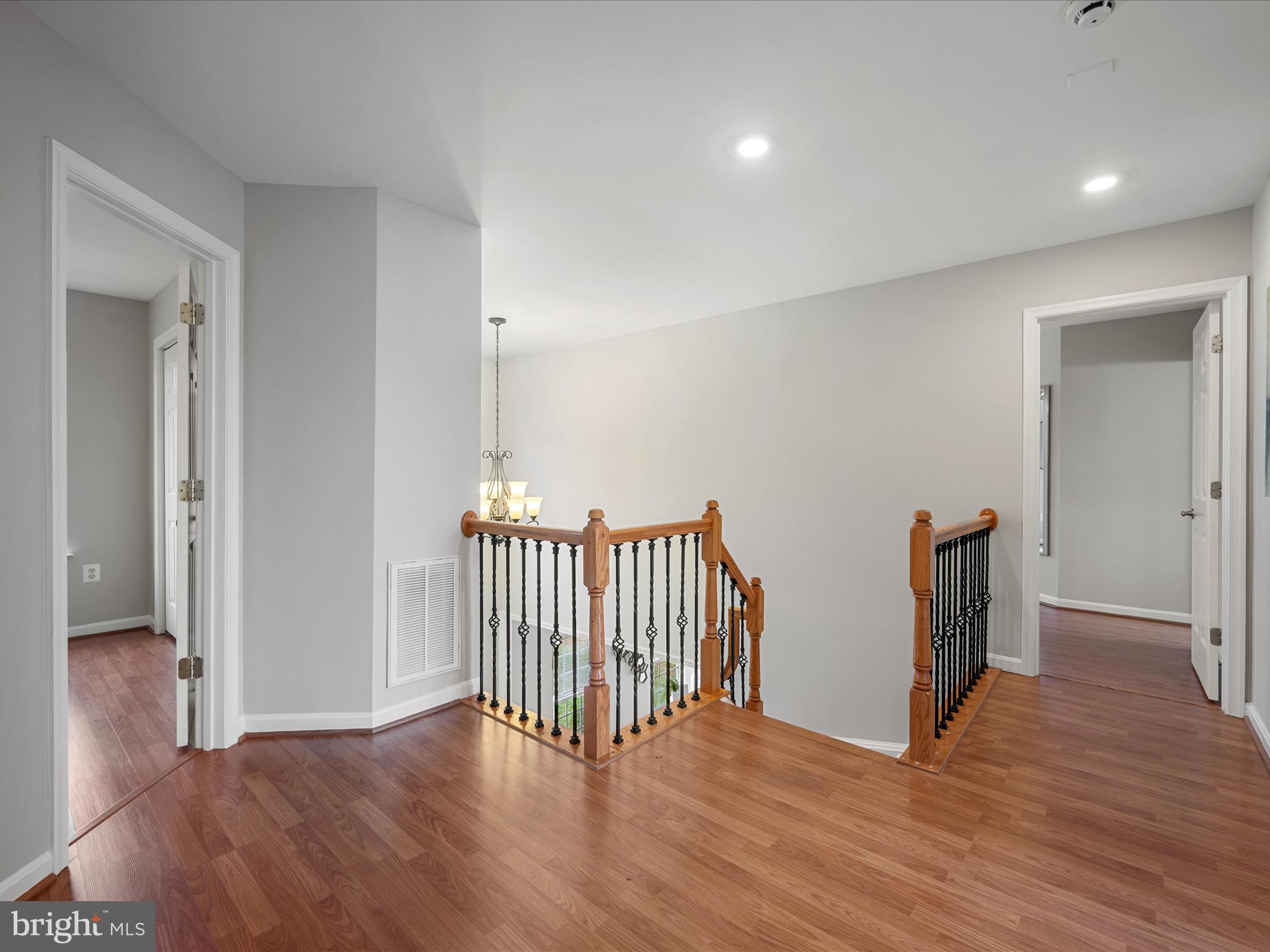 ENGLAND RUN - Residential