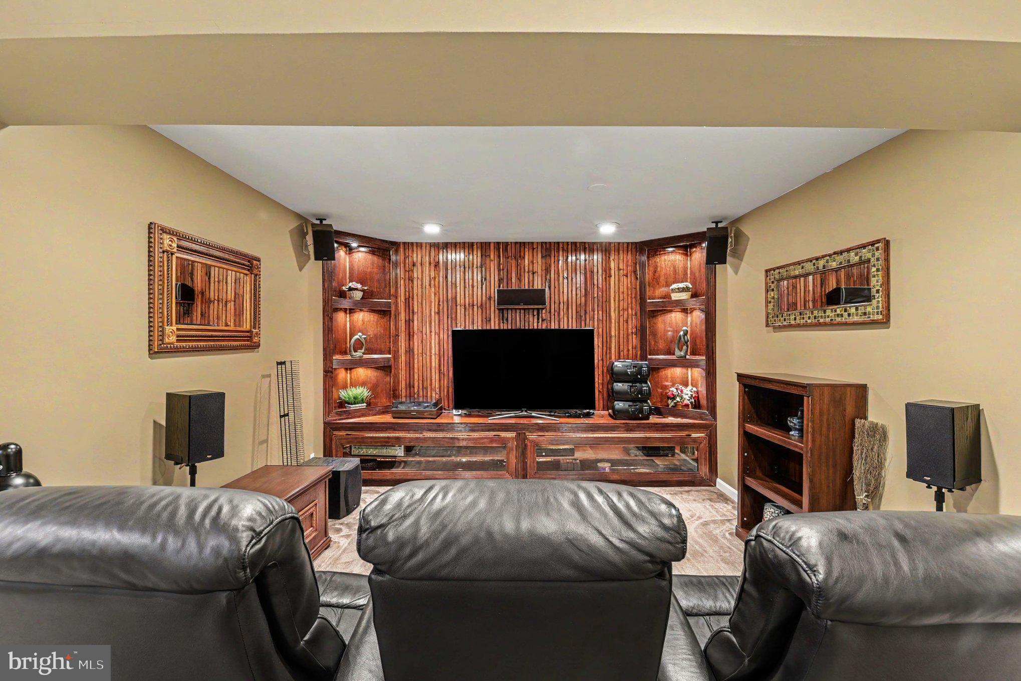 CAMPUS LAKES - Residential