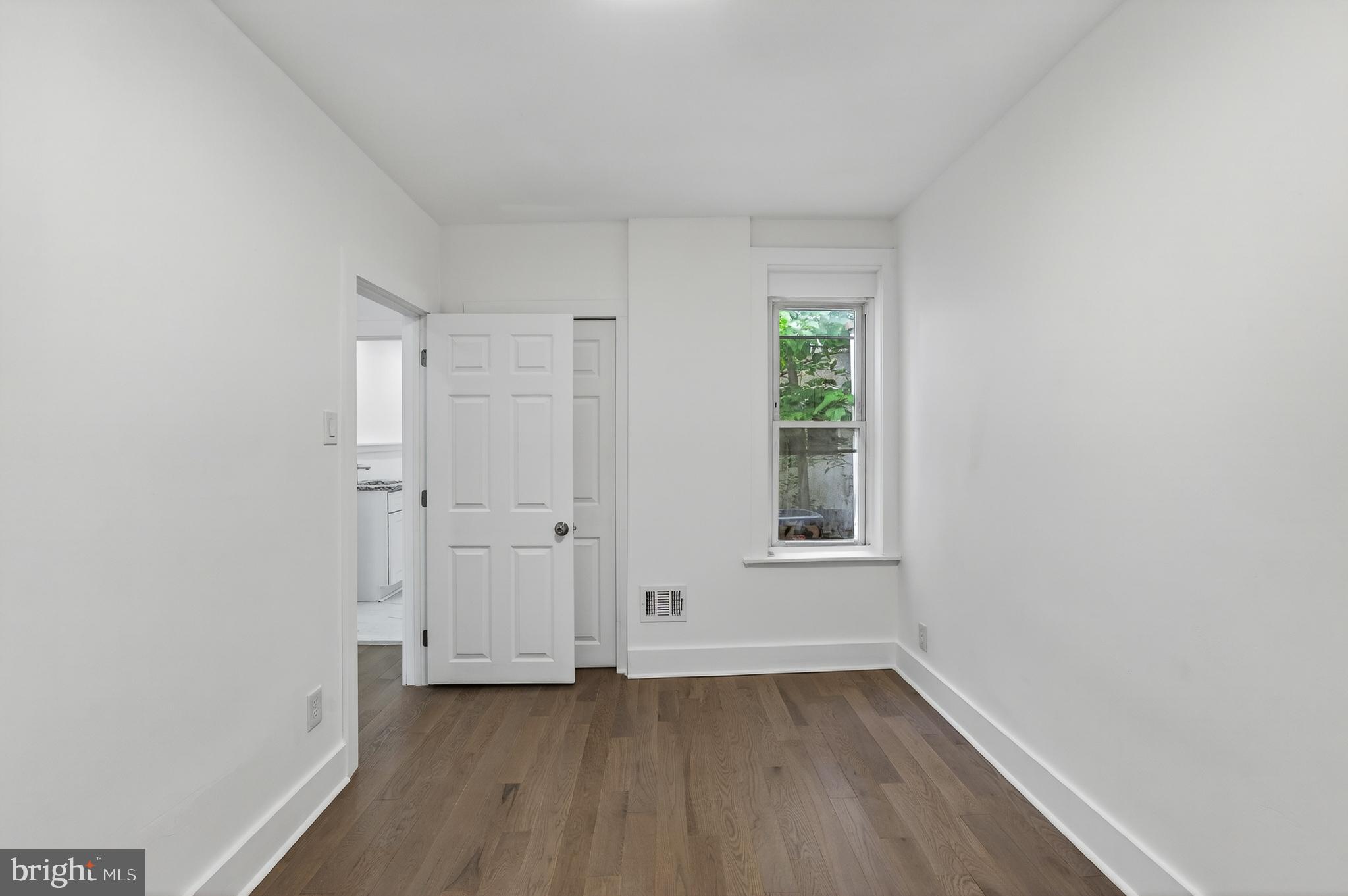 POINT BREEZE - Residential