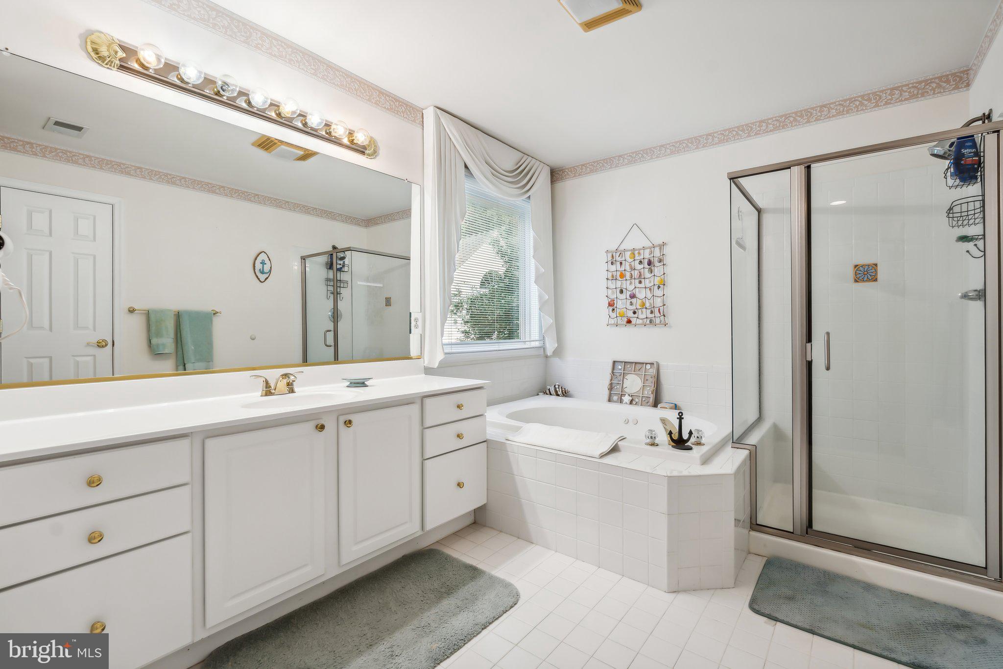 WILLIAMSBURG ON THE POTOMAC - Residential