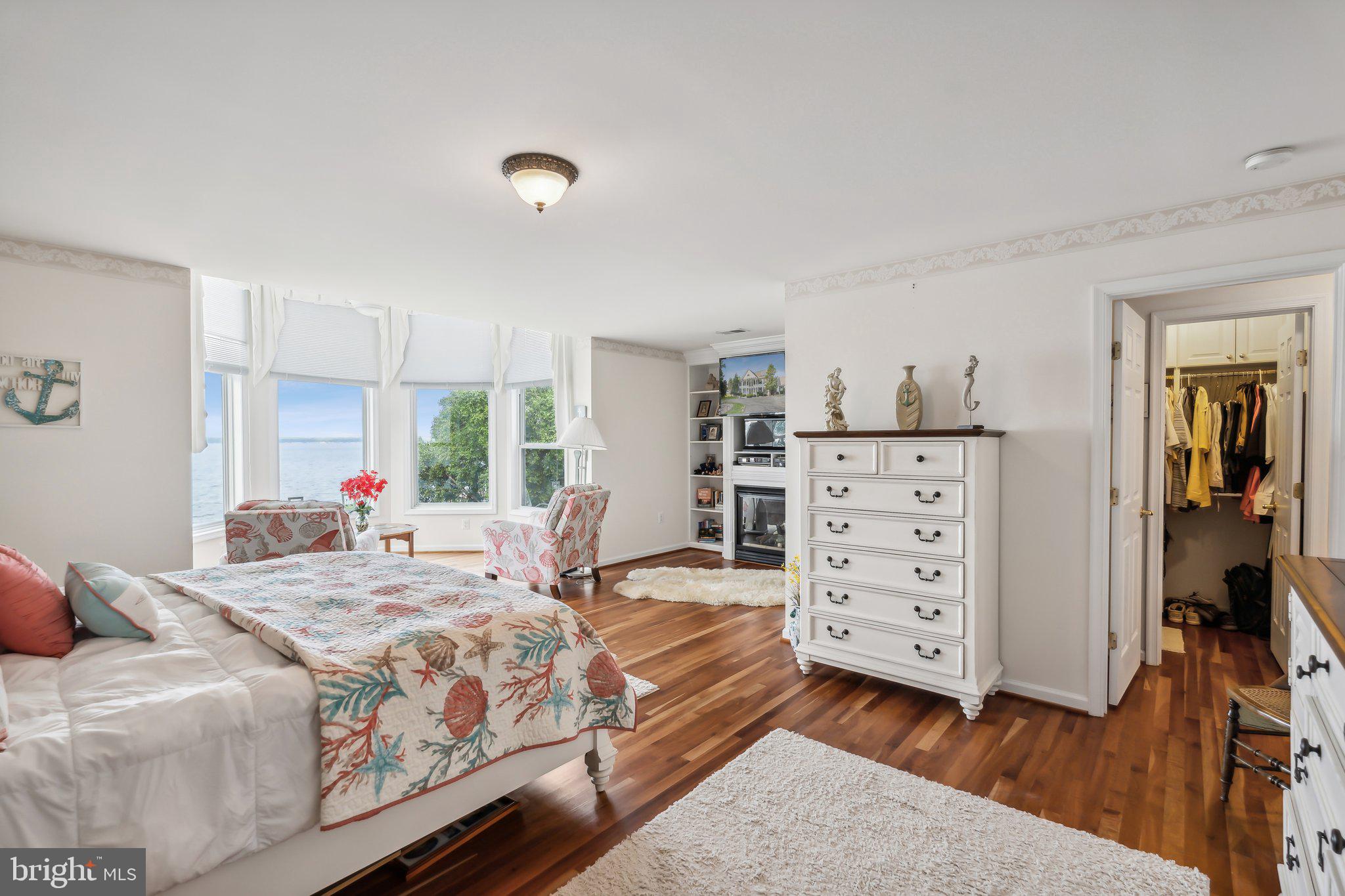 WILLIAMSBURG ON THE POTOMAC - Residential
