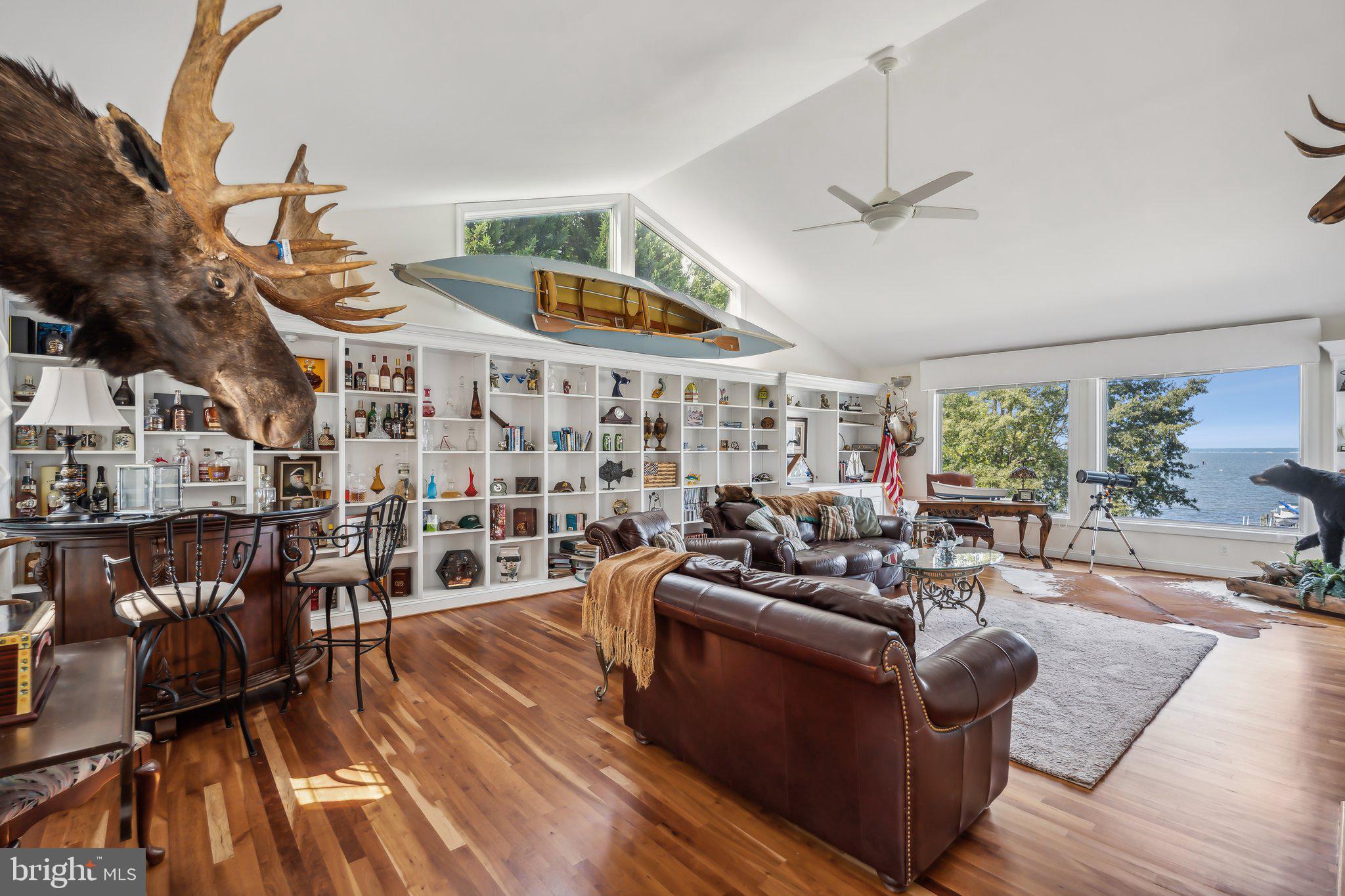 WILLIAMSBURG ON THE POTOMAC - Residential
