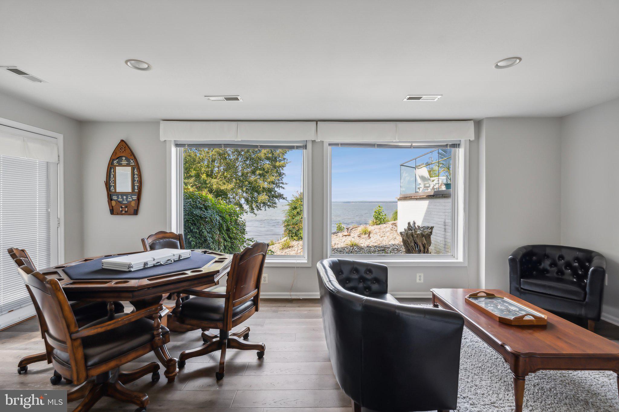 WILLIAMSBURG ON THE POTOMAC - Residential