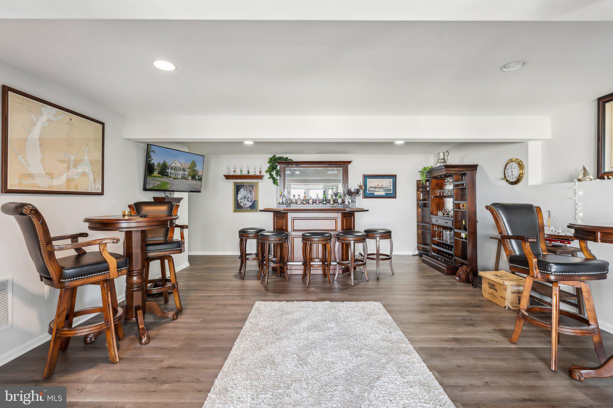 WILLIAMSBURG ON THE POTOMAC - Residential